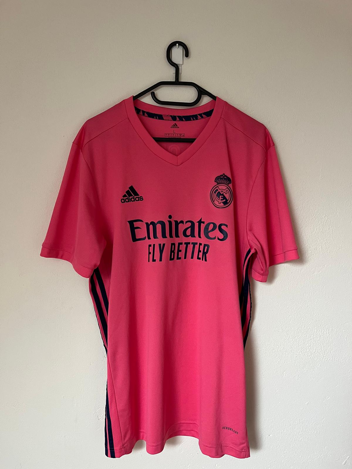 Real Madrid 2020/2021 Signed away shirt Nacho #6 size M 8.5/10