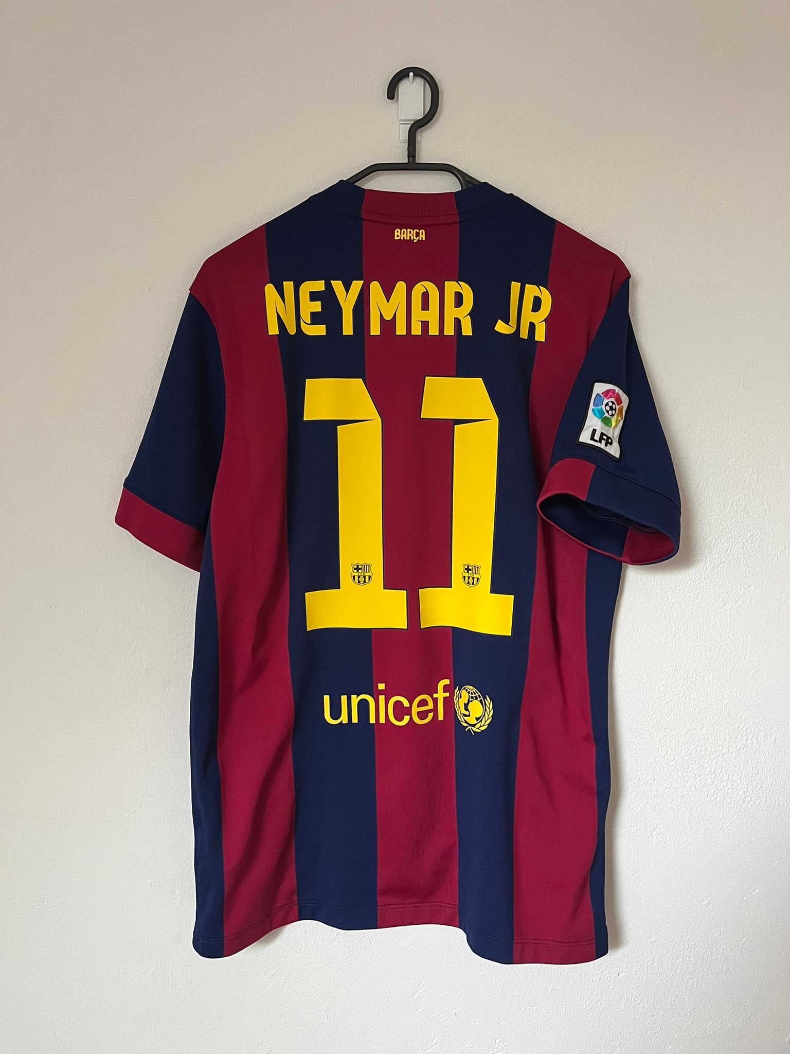 FC Barcelona 2014/2015 home shirt Neymar JR #11 Size M 8.5/10