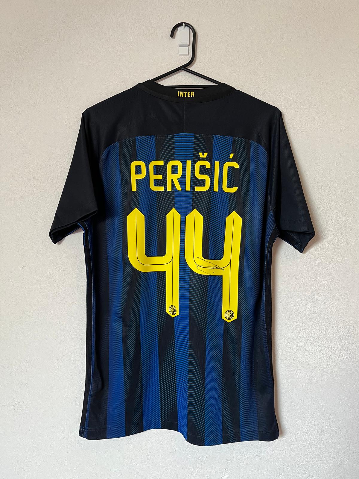Inter Milan 2016/2017 Signed home shirt Perisic #44 size L 8.5/10