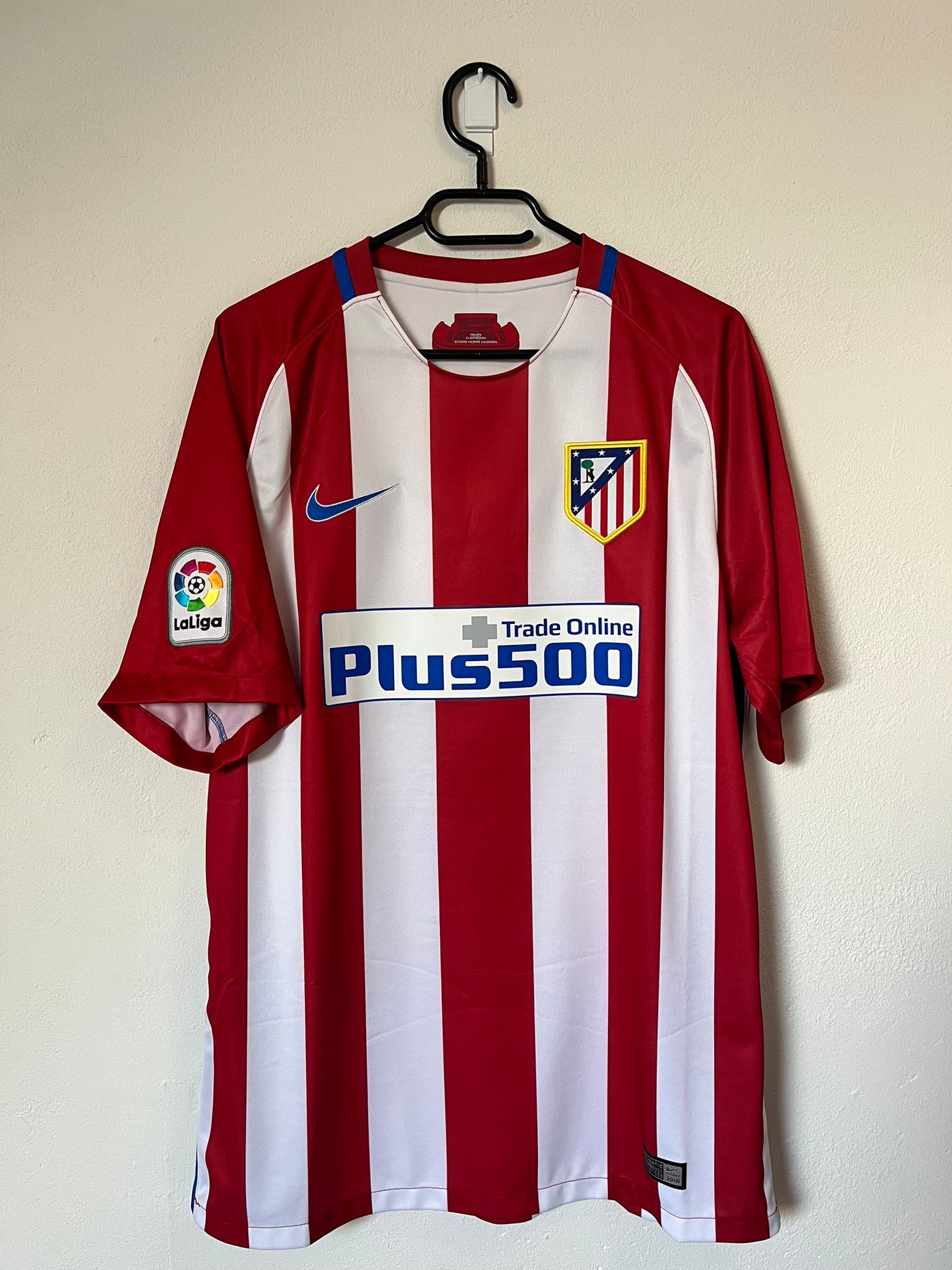 Atletico Madrid 2016/2017 home shirt Griezmann #7 size L 8.5/10