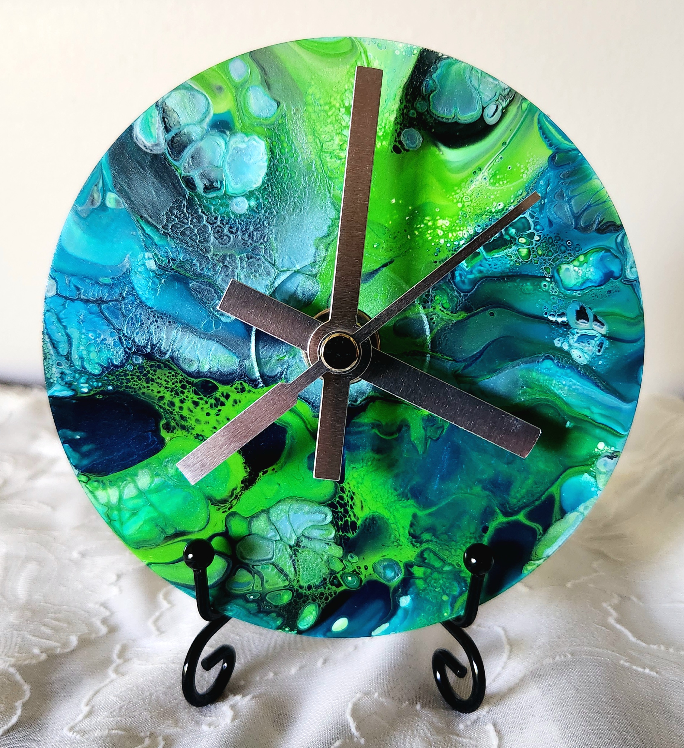 4.75" Decorative Handcrafted Desk Clock