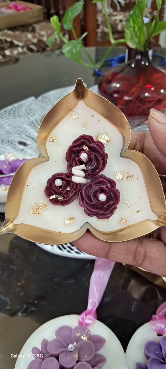 Urli teen patti lavender