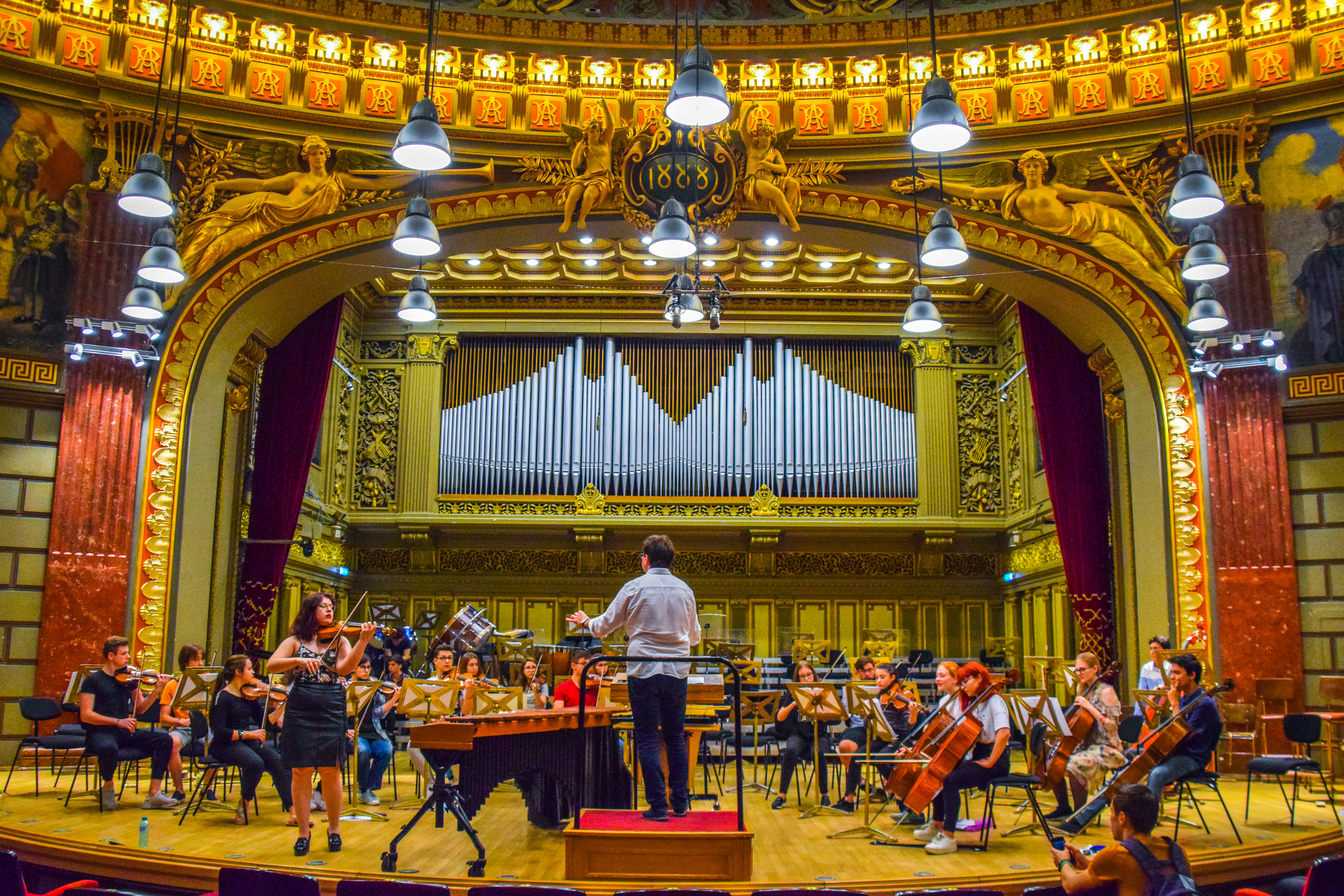 Tur ghidat la Ateneul Român (și nu numai)