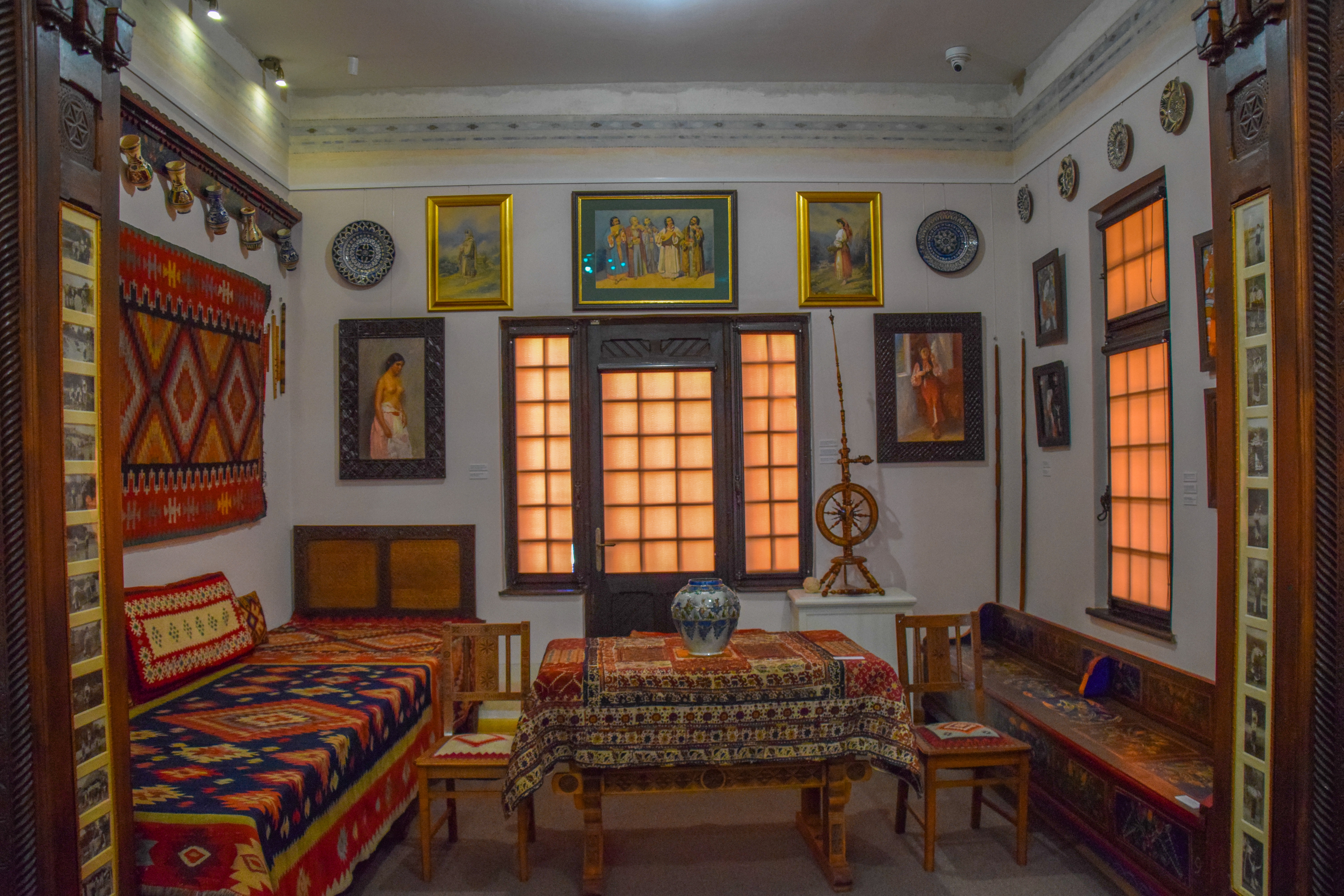 Incursiune în fascinanta lume a familiei Minovici