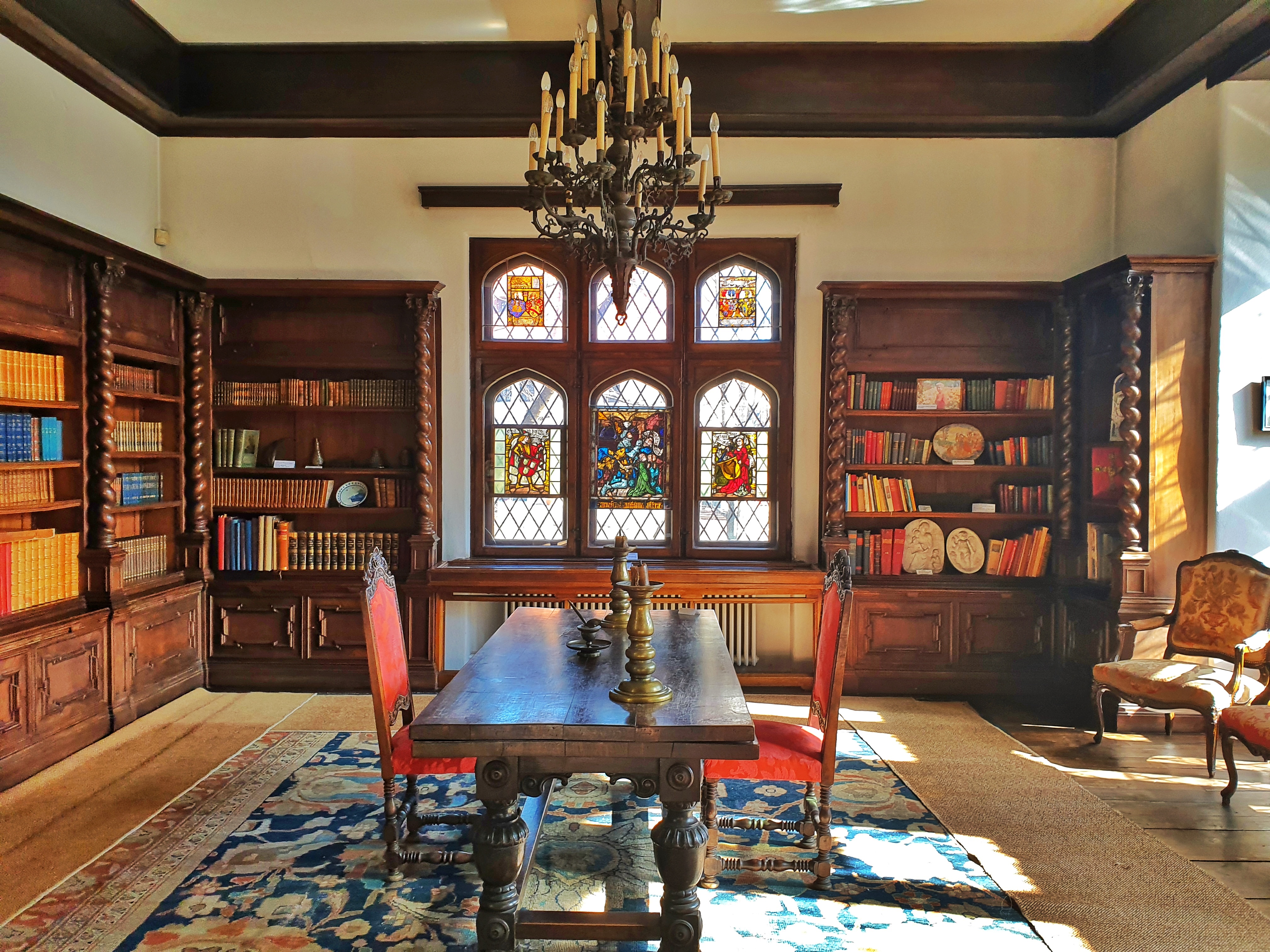 Incursiune în fascinanta lume a familiei Minovici