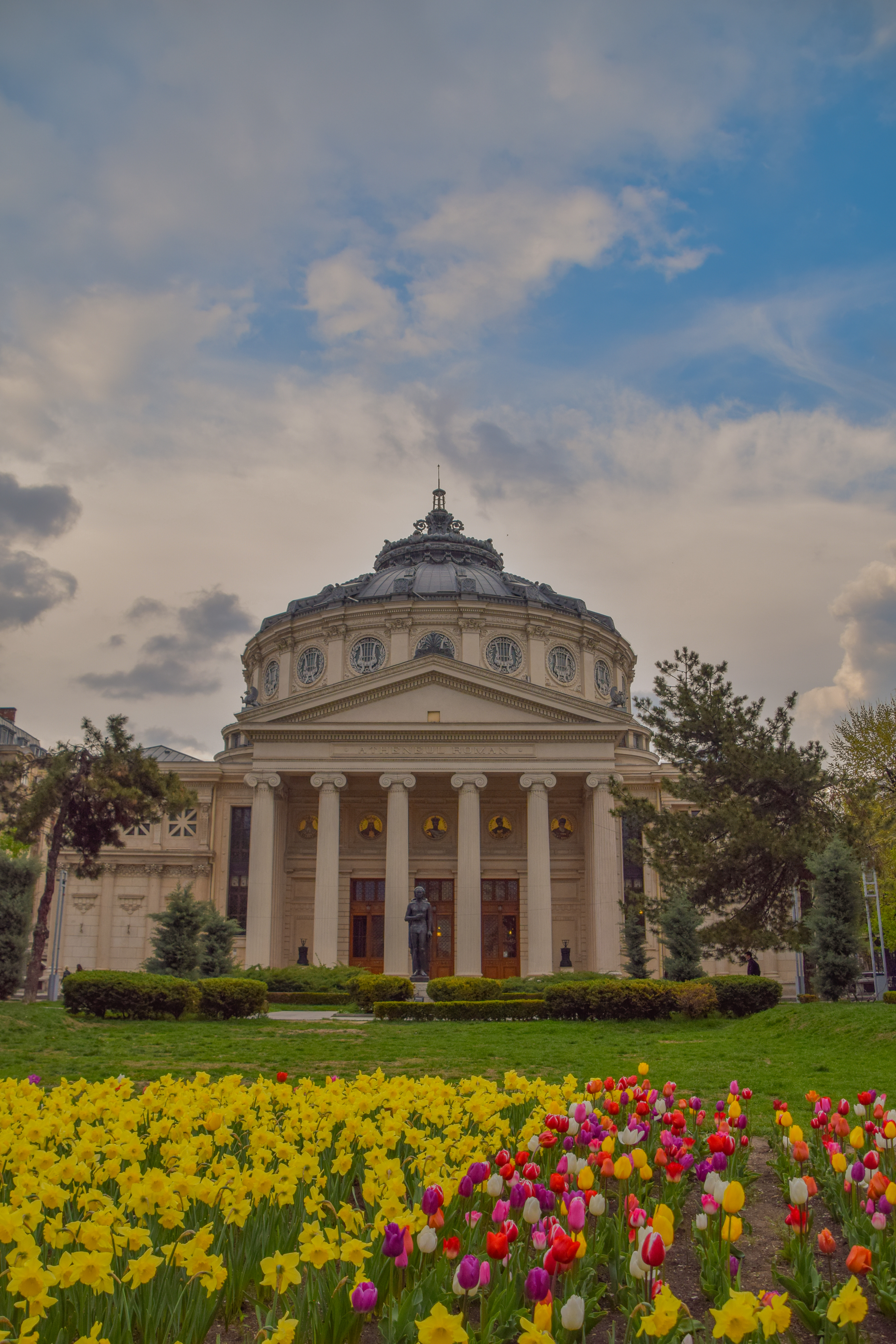 Tur ghidat la Ateneul Român (și nu numai)