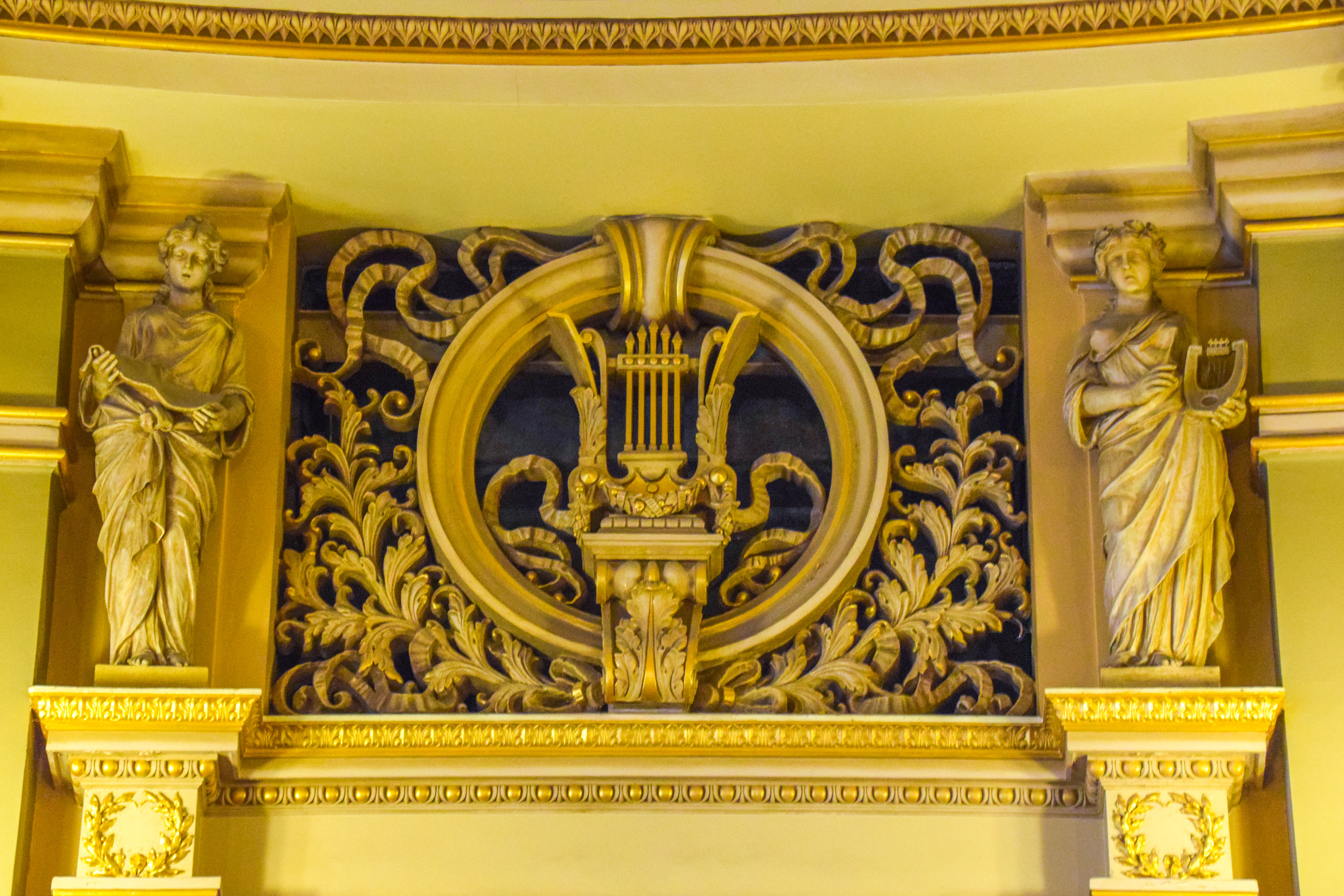 Tur ghidat la Ateneul Român (și nu numai)