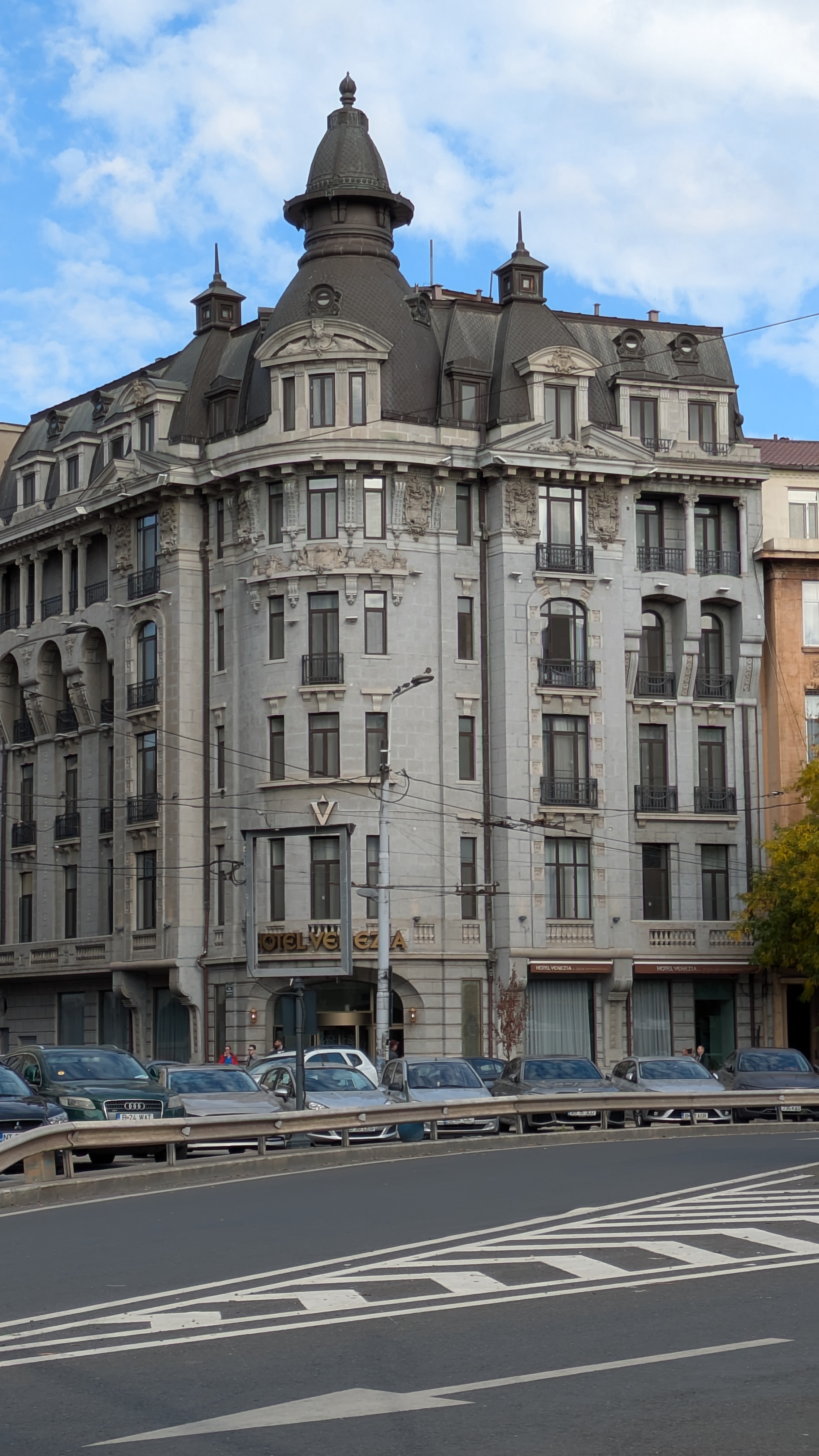 Tur ghidat Elisabeta + Cișmigiu