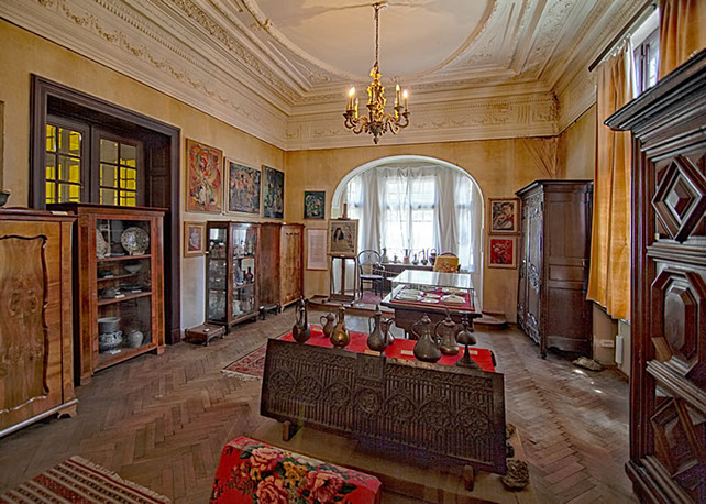 Tur ghidat în Muzeul Ligia și Pompiliu Macovei