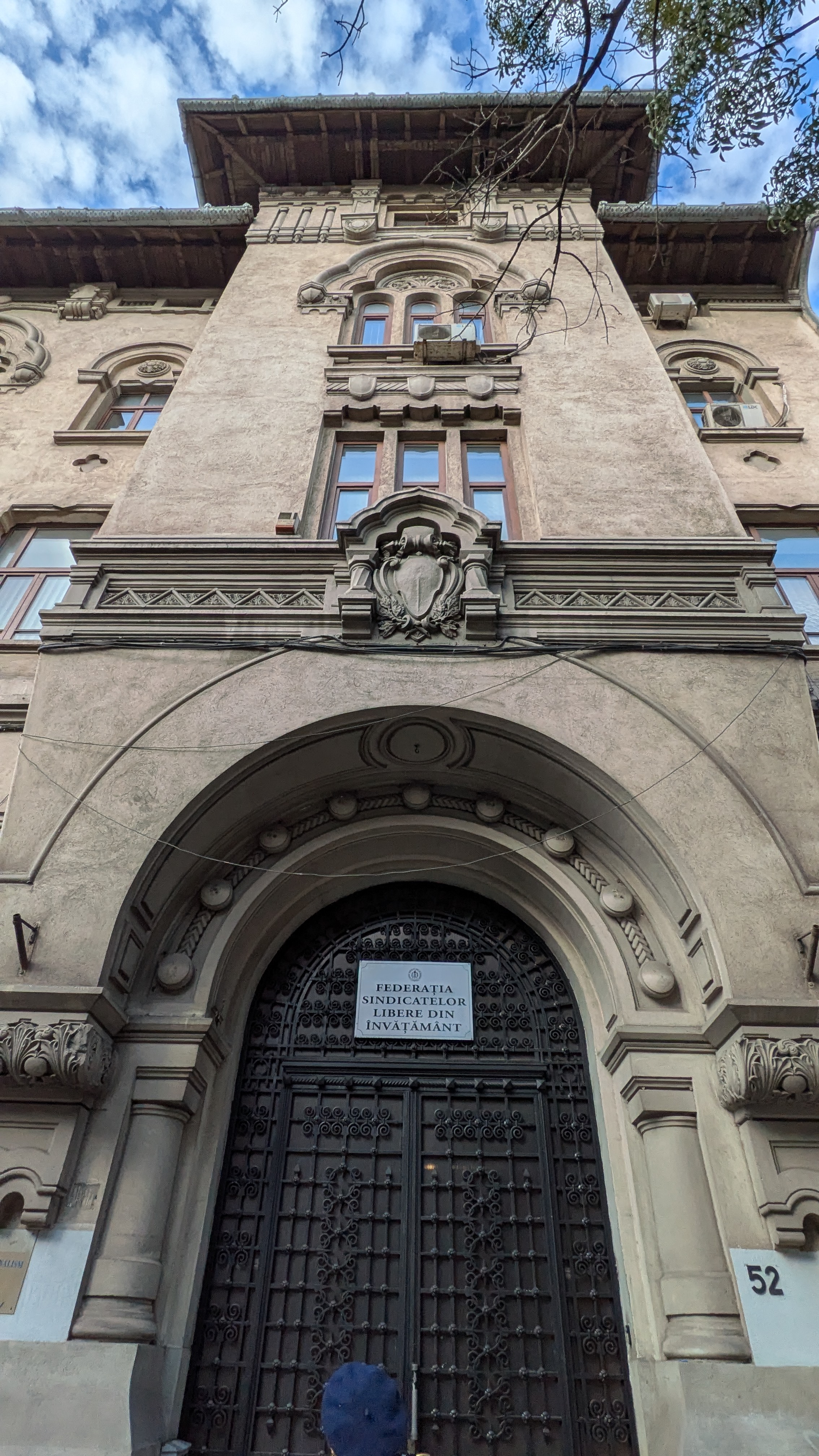 Tur ghidat Elisabeta + Cișmigiu