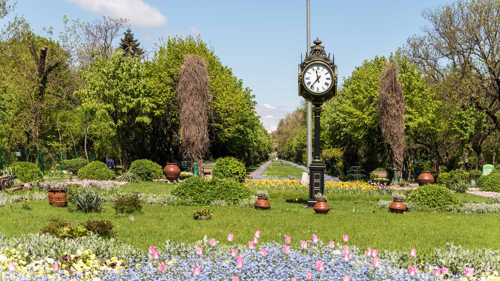 Tur ghidat în zona Cișmigiului - 13 martie