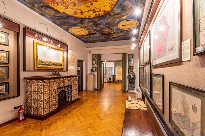 Vizită ghidată la Muzeul Hărților și al Cărții Vechi