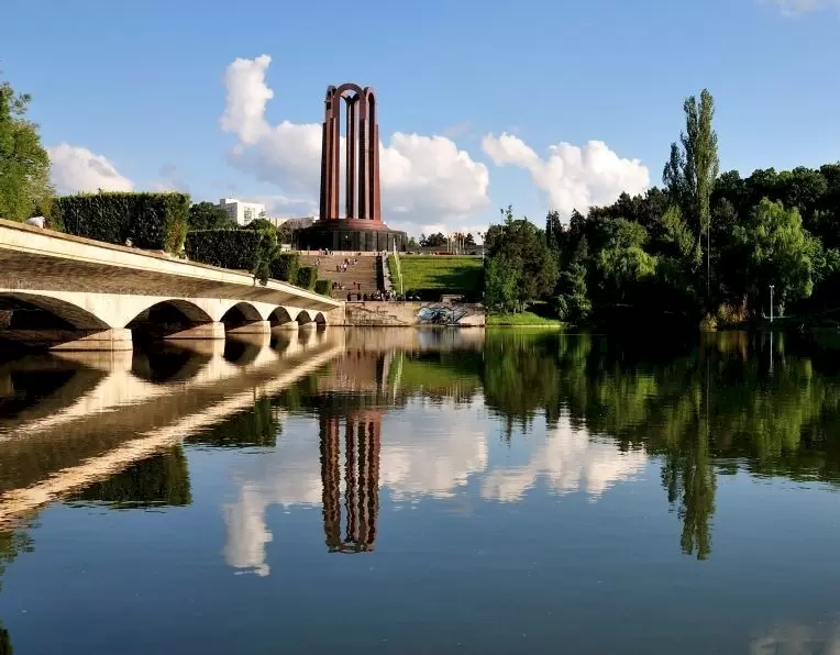 Tur ghidat în Parcul Carol I - 27 martie