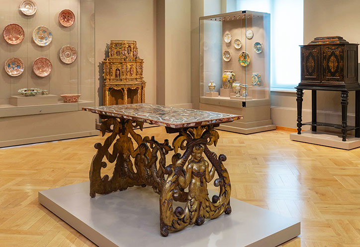 Vizită ghidată la Muzeul Colecțiilor de Artă