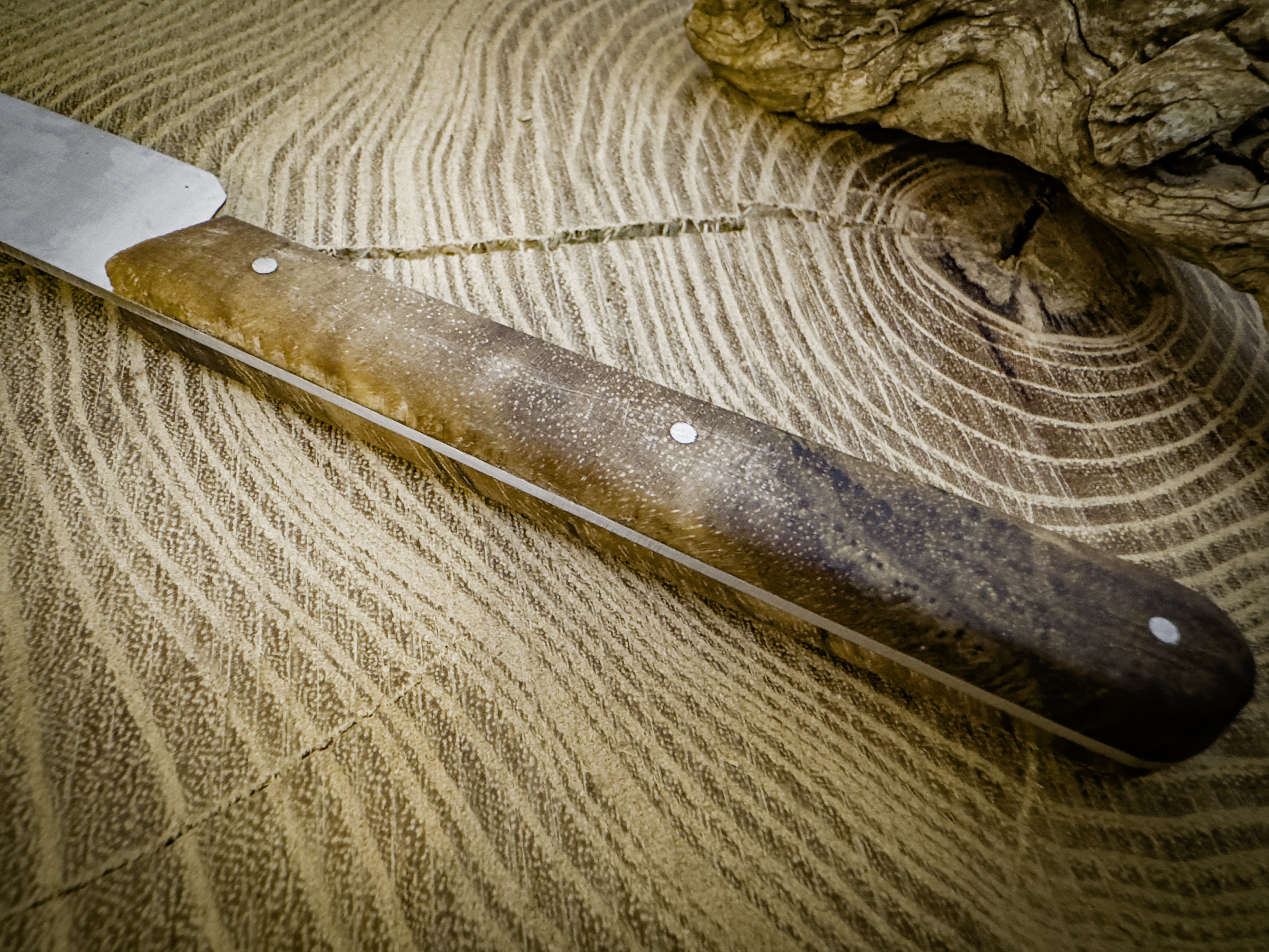 Couteau d'office manche en ronce de noyer stabilisée