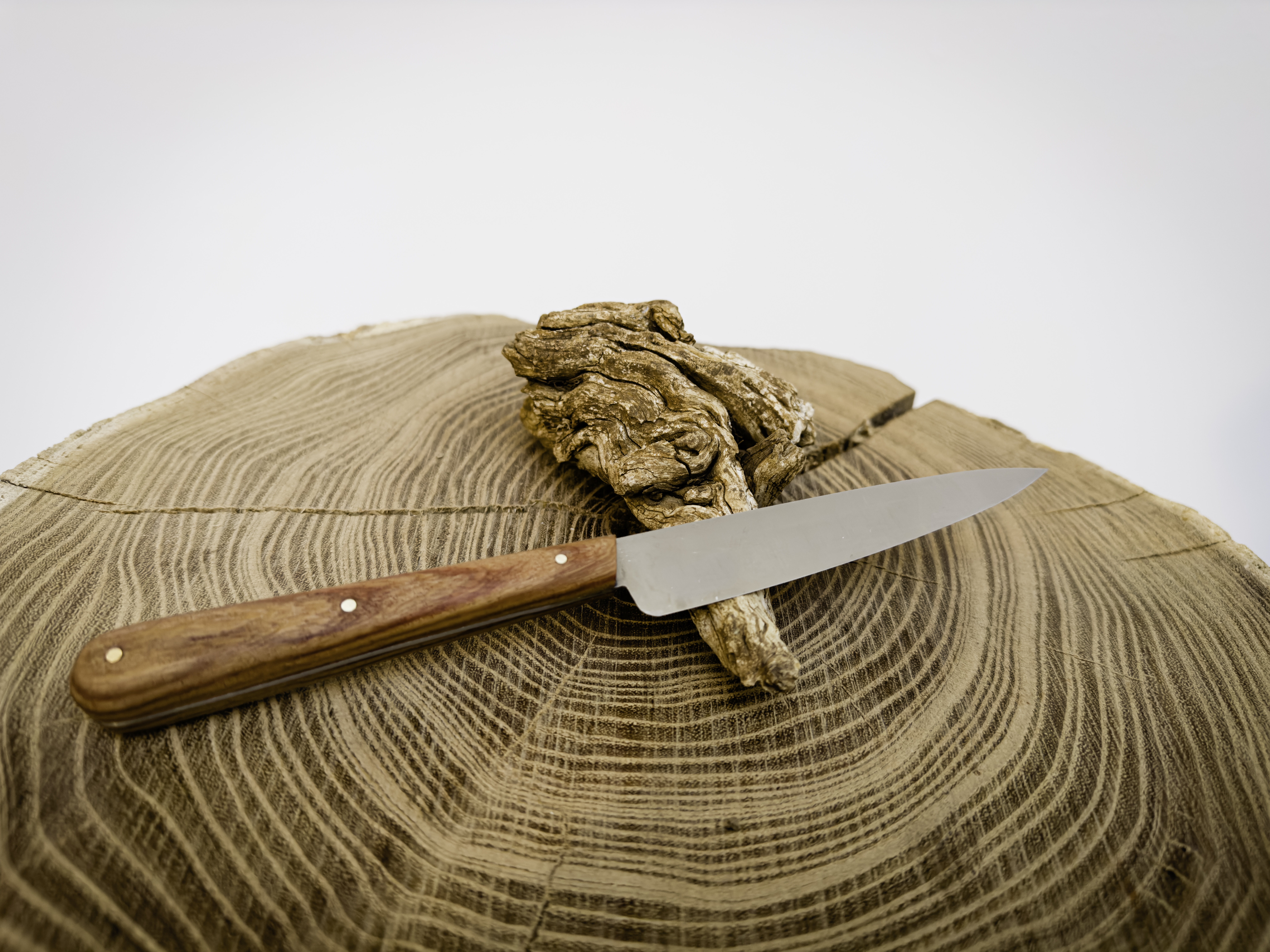 Couteau d'office manche en bois de rose de Guyanne