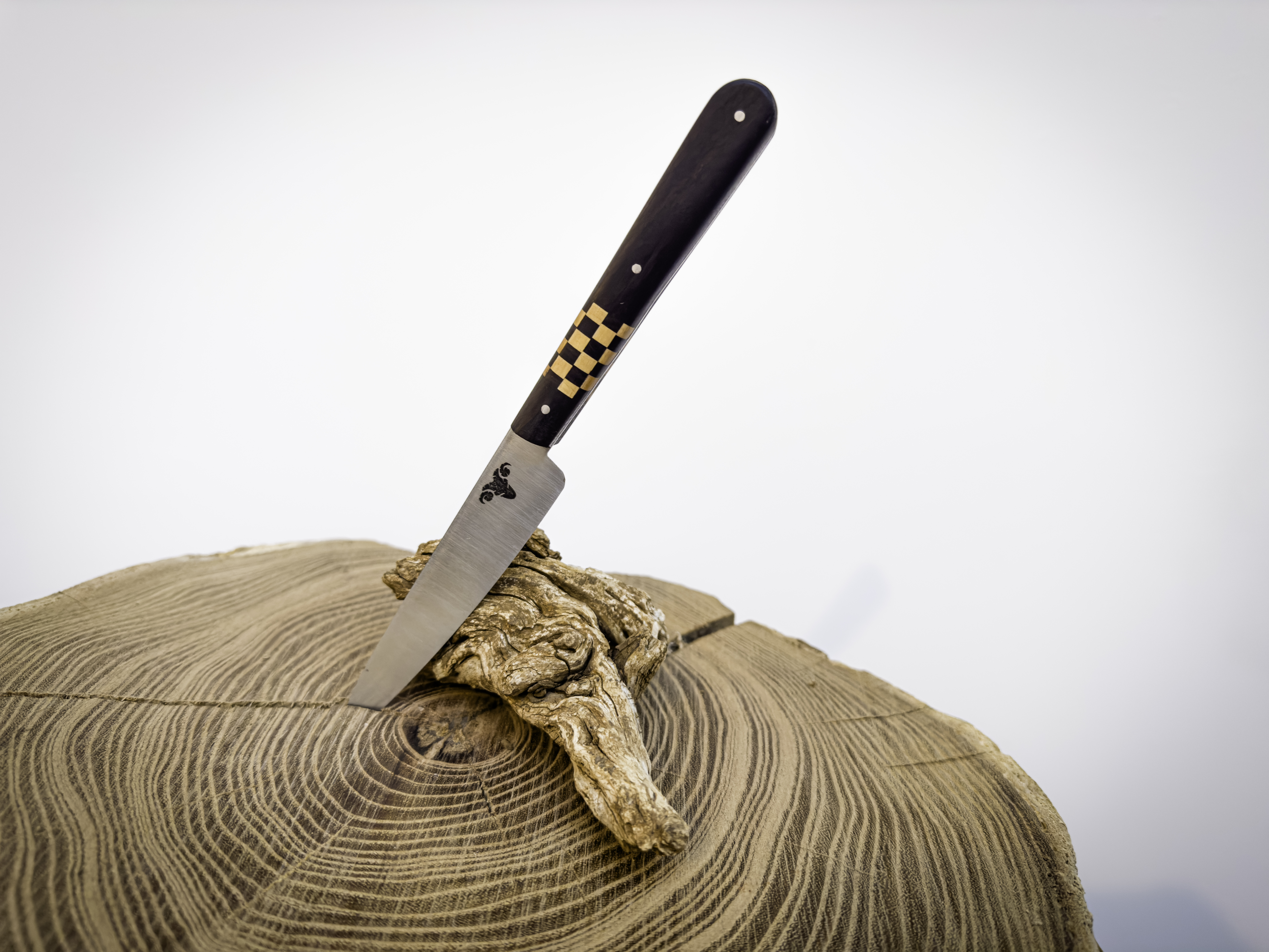 Couteau d'office manche en ébène / érable