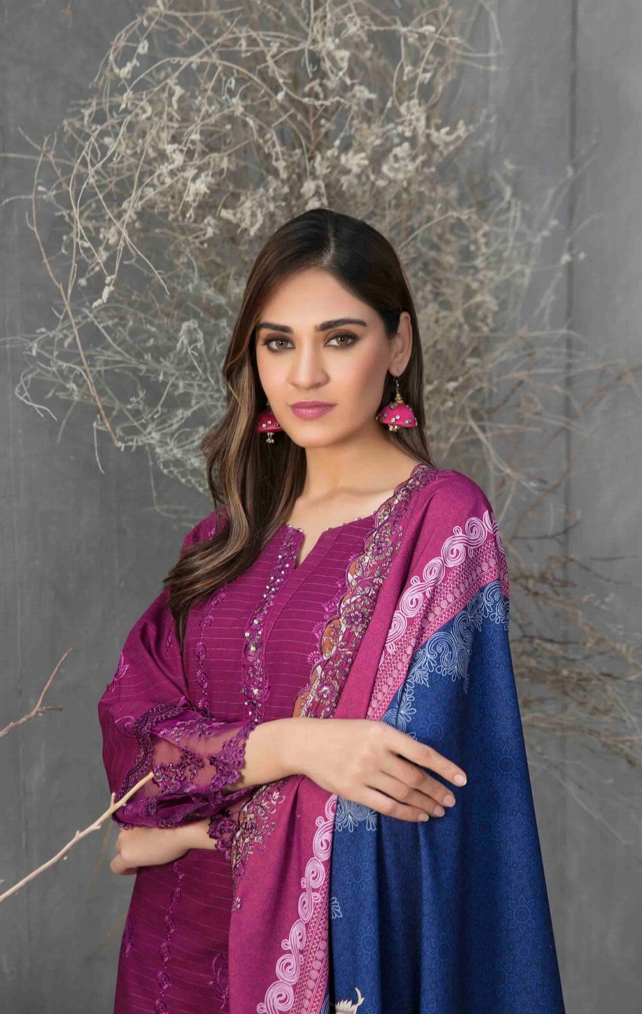 3 Piece Semi Stitched Embroidered Zari Khaddar Suite D-07