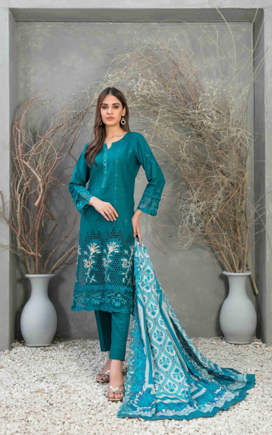 3 Piece Semi Stitched Embroidered Zari Khaddar Suite D-03