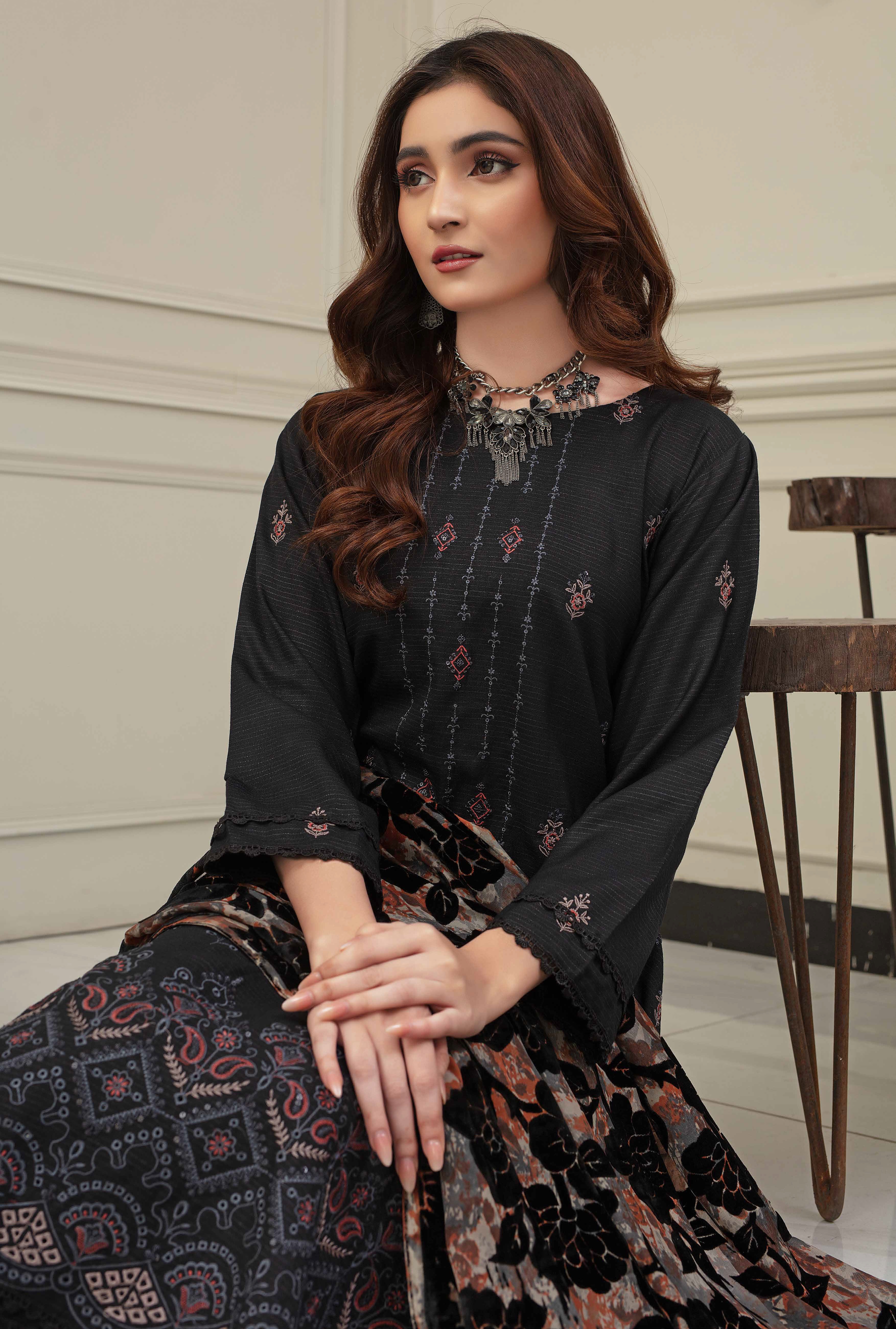 Luxury Embroidered Zarri Peach Suite with Fancy Palachi Shawl D-02