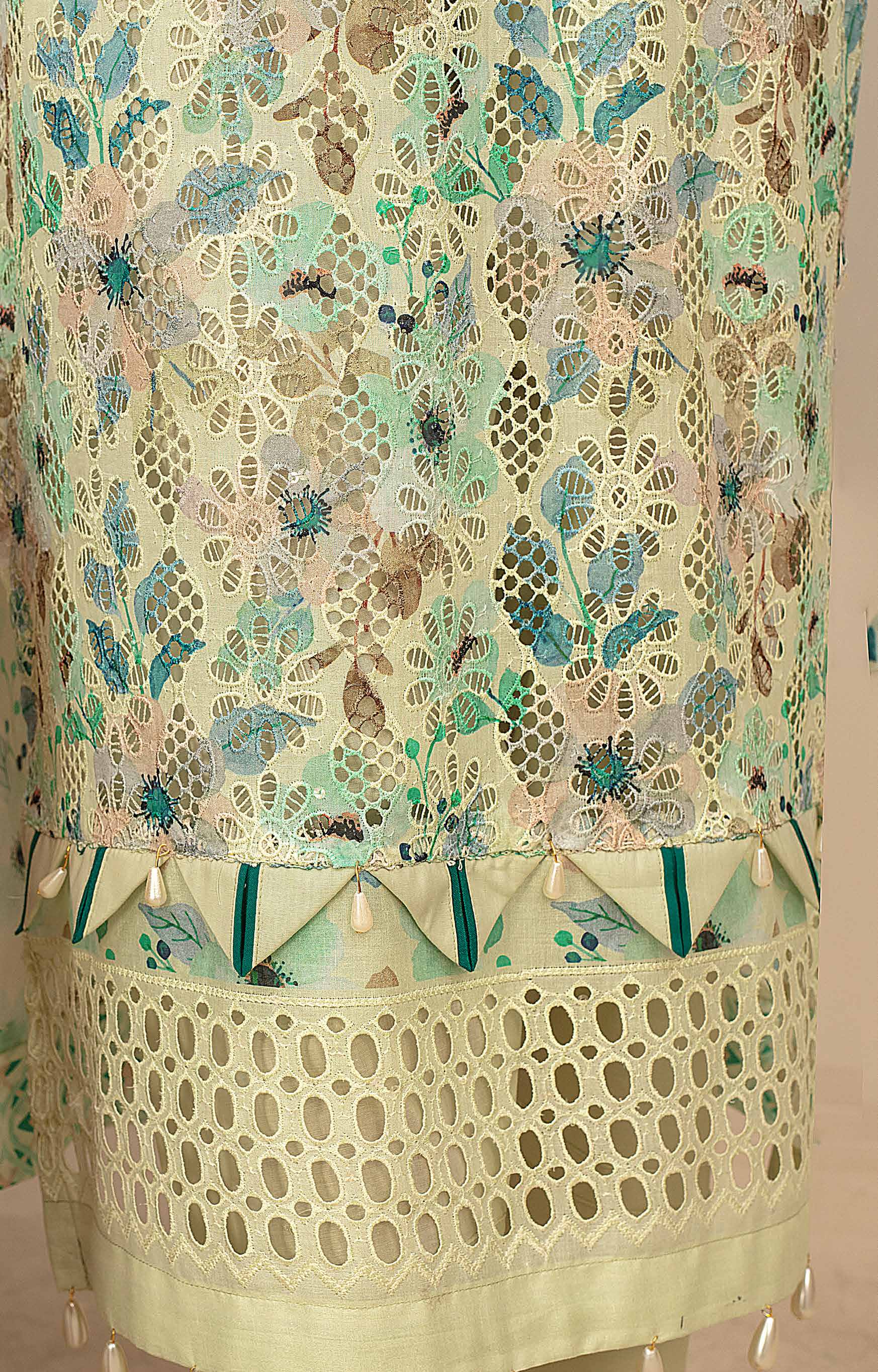 Unstitched 3-Piece Luxury Chikenkari Lawn D-02