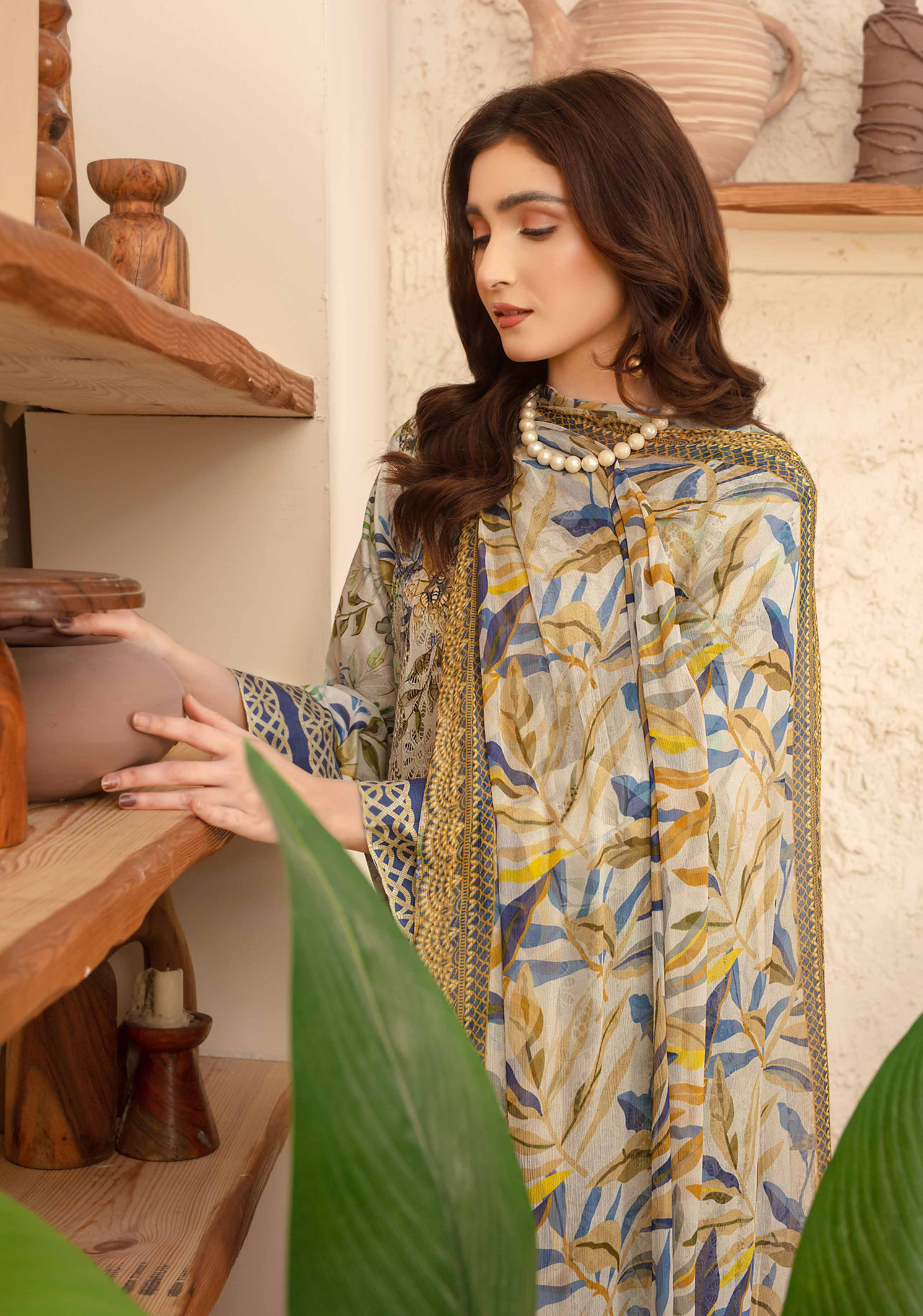Unstitched 3-Piece Luxury Chikenkari Lawn D-06