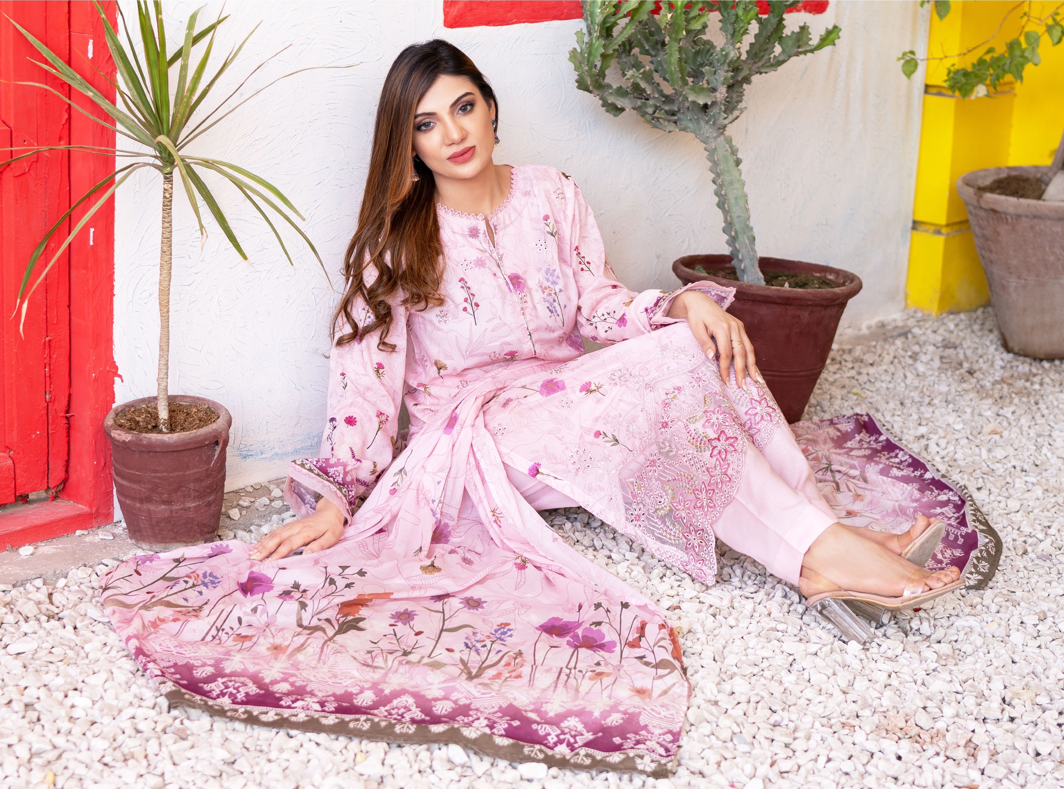 Unstitched 3-Piece Luxury Chikenkari & Cutwork Embroidered Lawn D-01