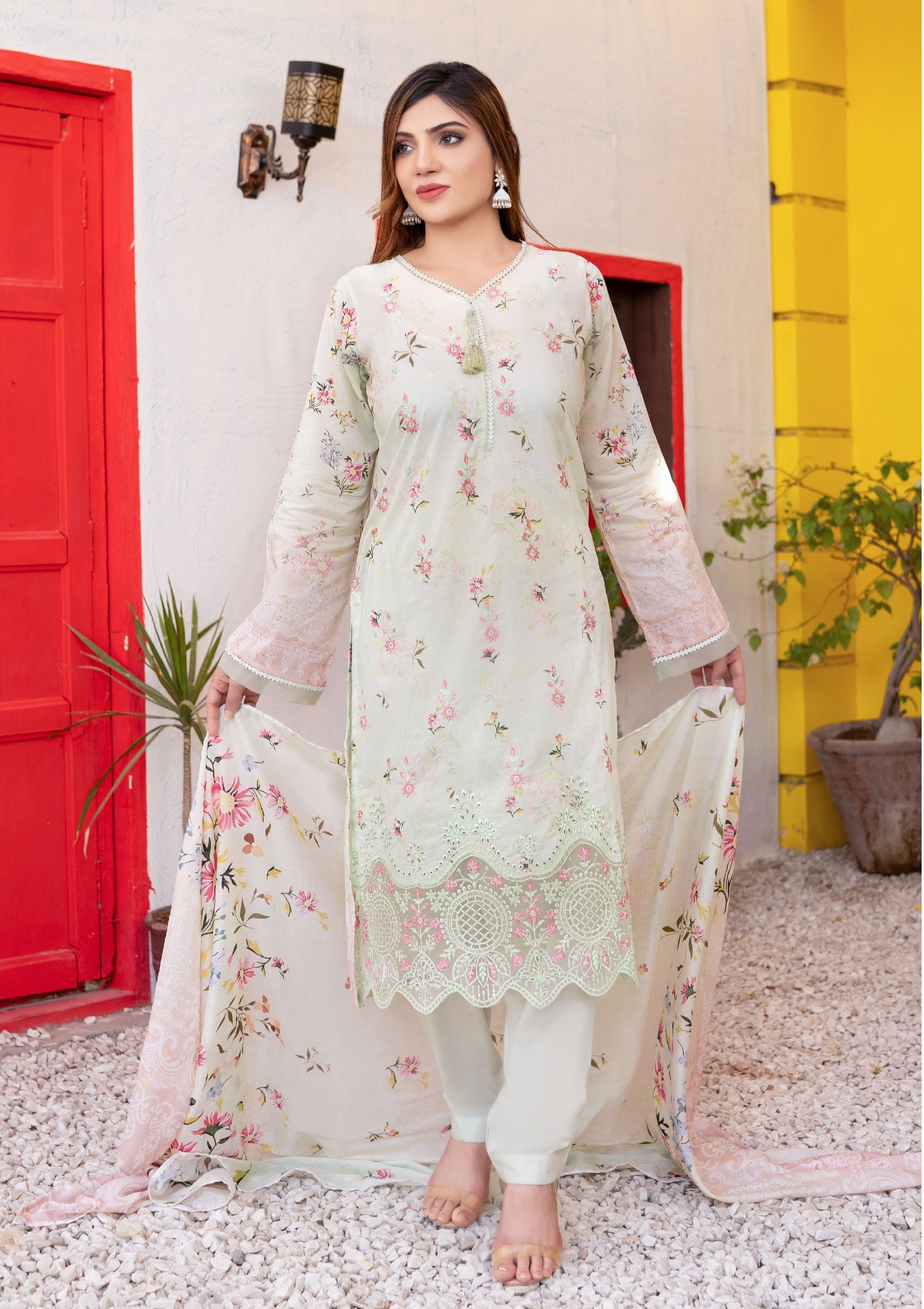 Unstitched 3-Piece Luxury Chikenkari & Cutwork Embroidered Lawn D-04