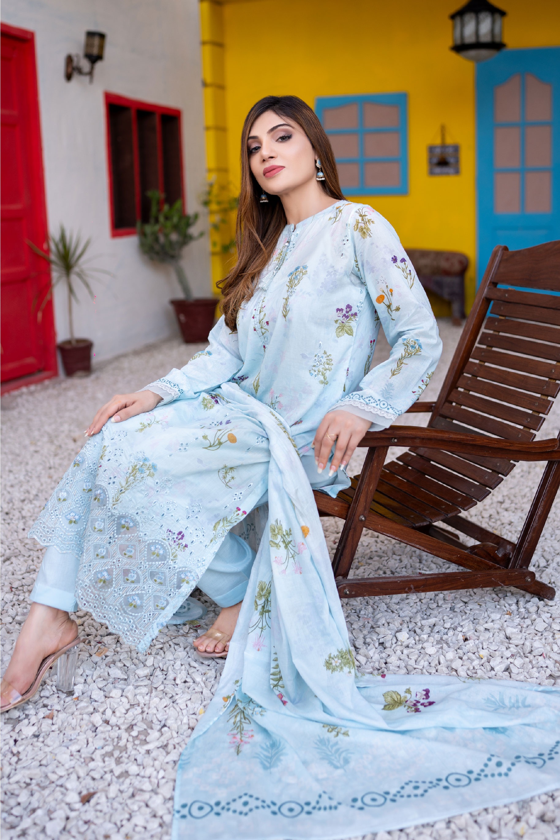 Unstitched 3-Piece Luxury Chikenkari & Cutwork Embroidered Lawn D-05