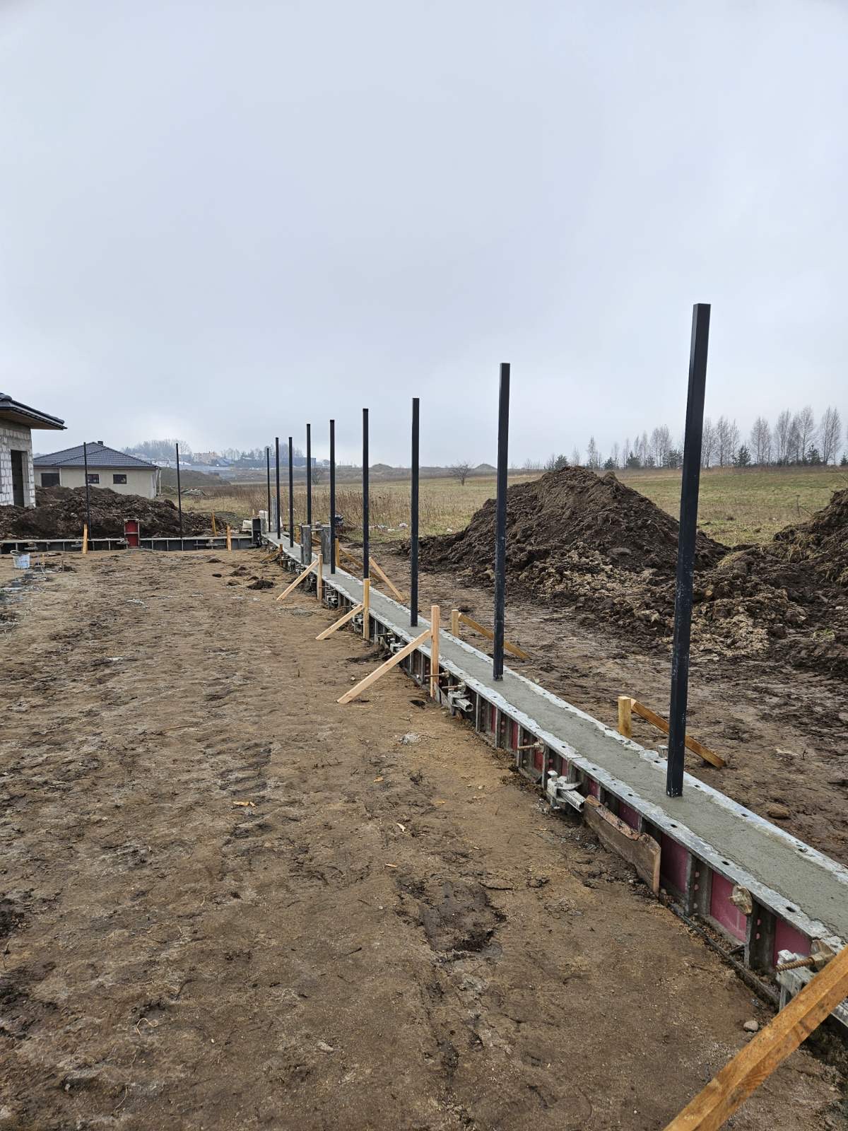 Tvoros pamato betonavimas