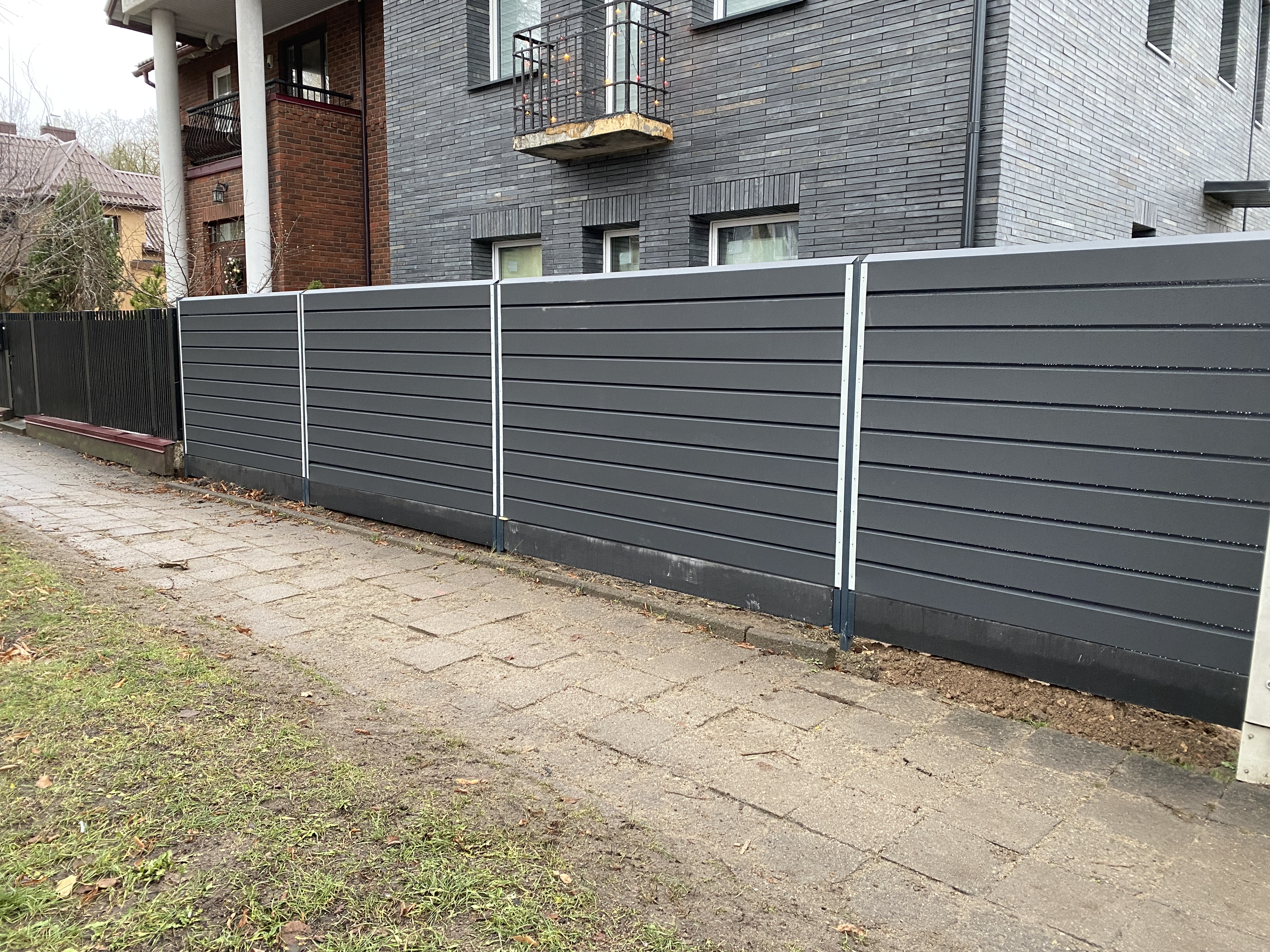 Rombo tvoros montavimas 