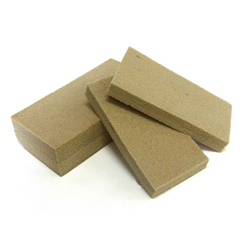 Dry cleaning sponge