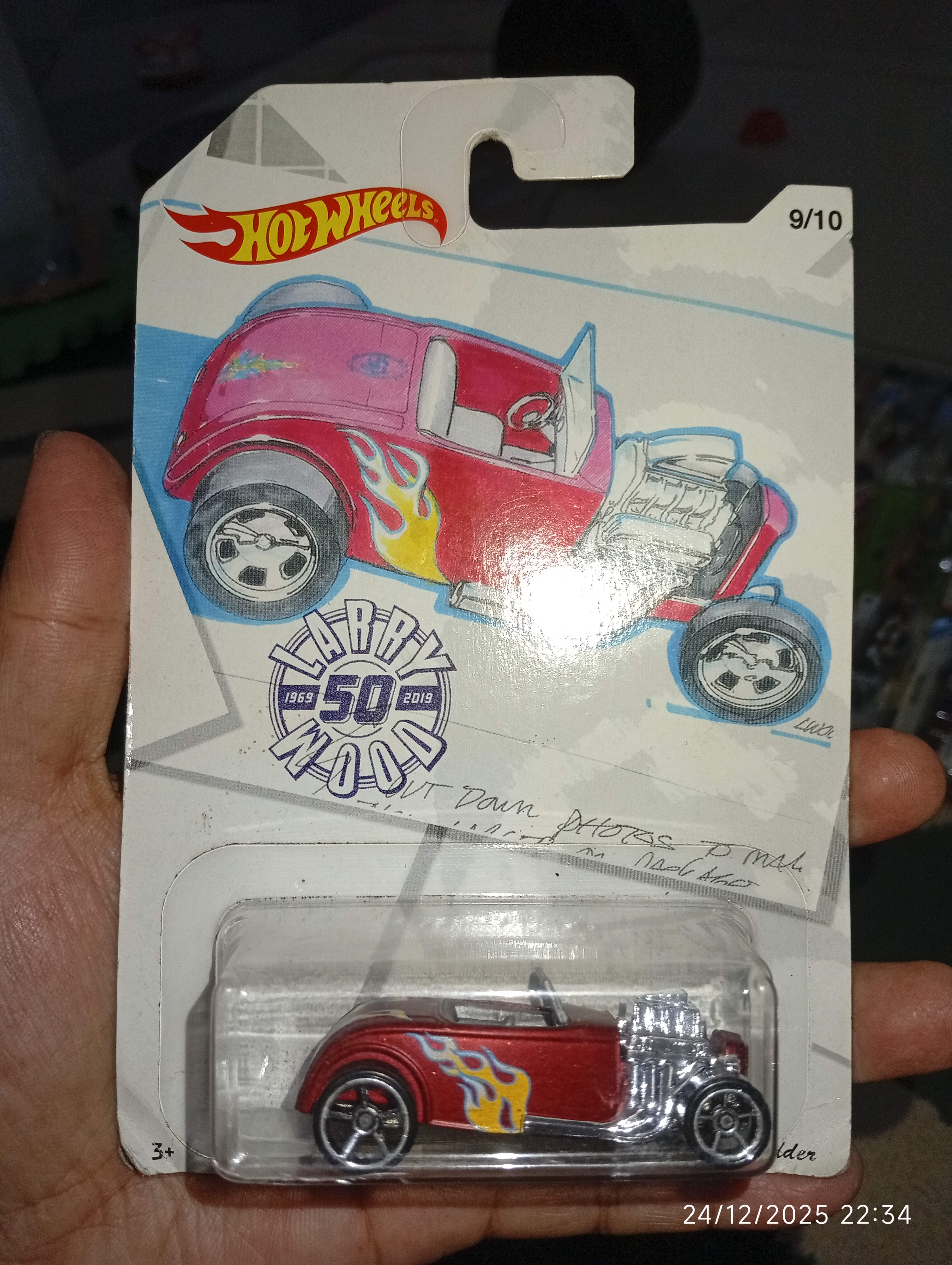Hot Wheels klasik merah