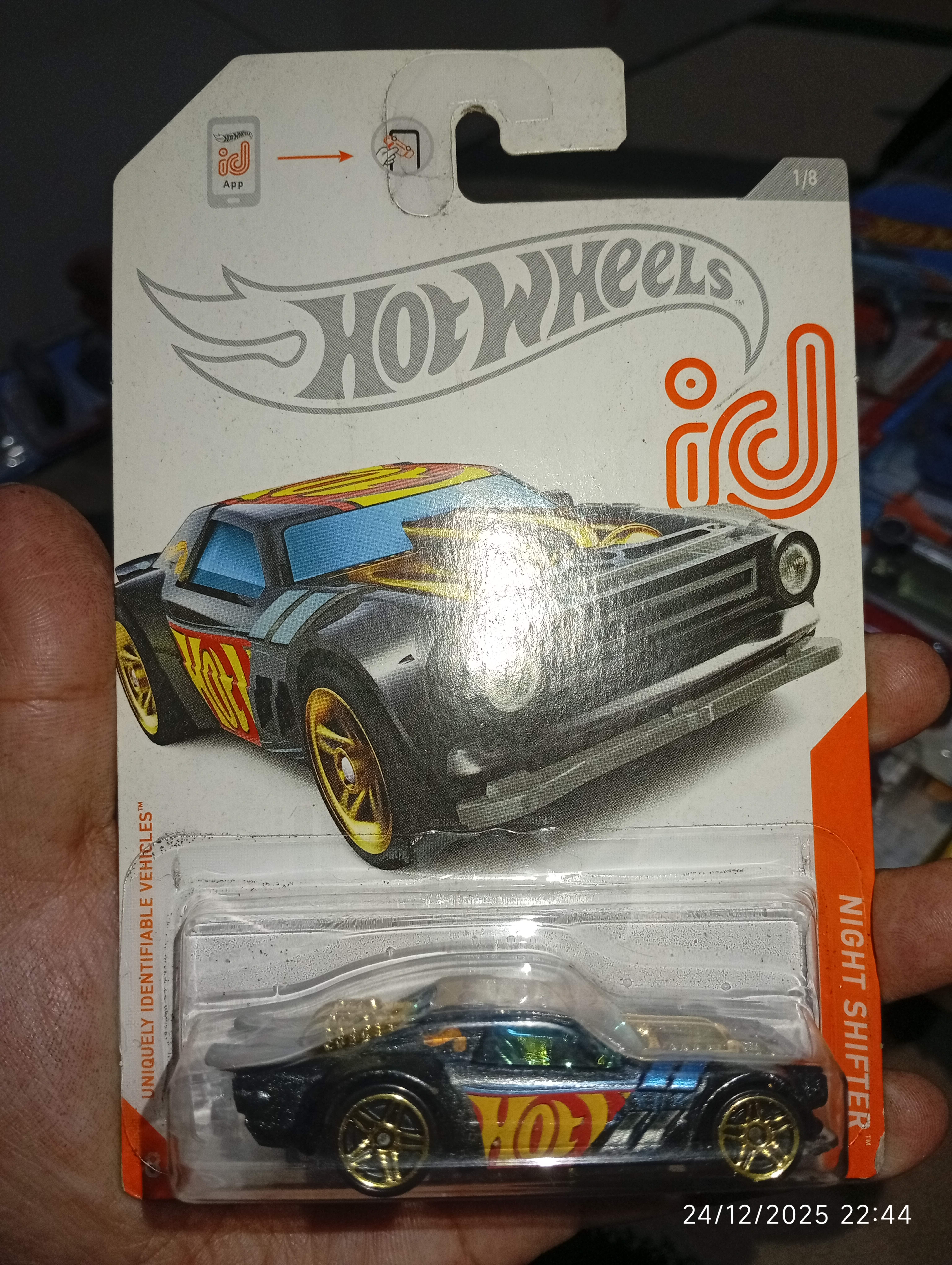 Hot Wheels id Night Shifter