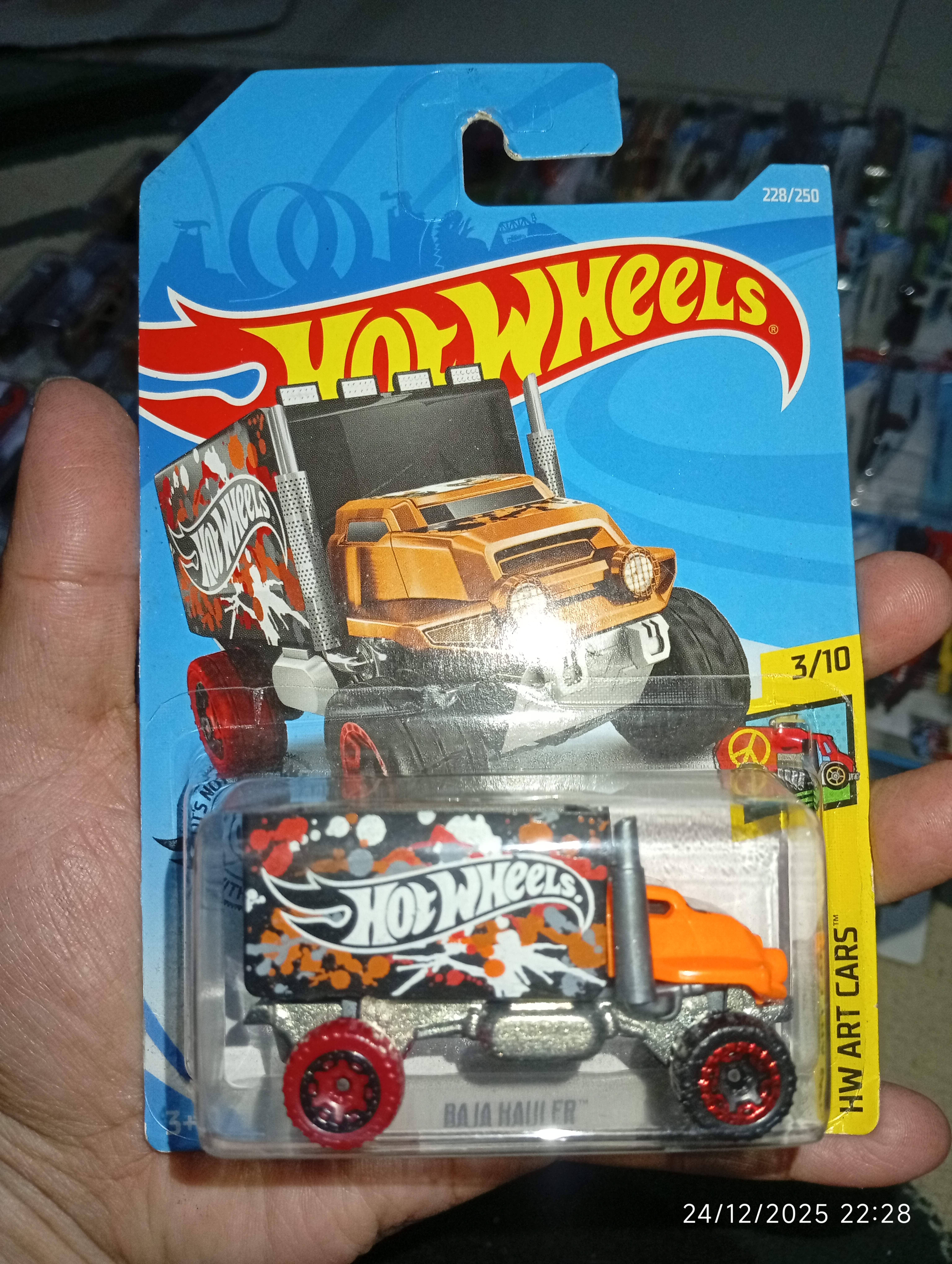 Hot Wheels Baja Hauler