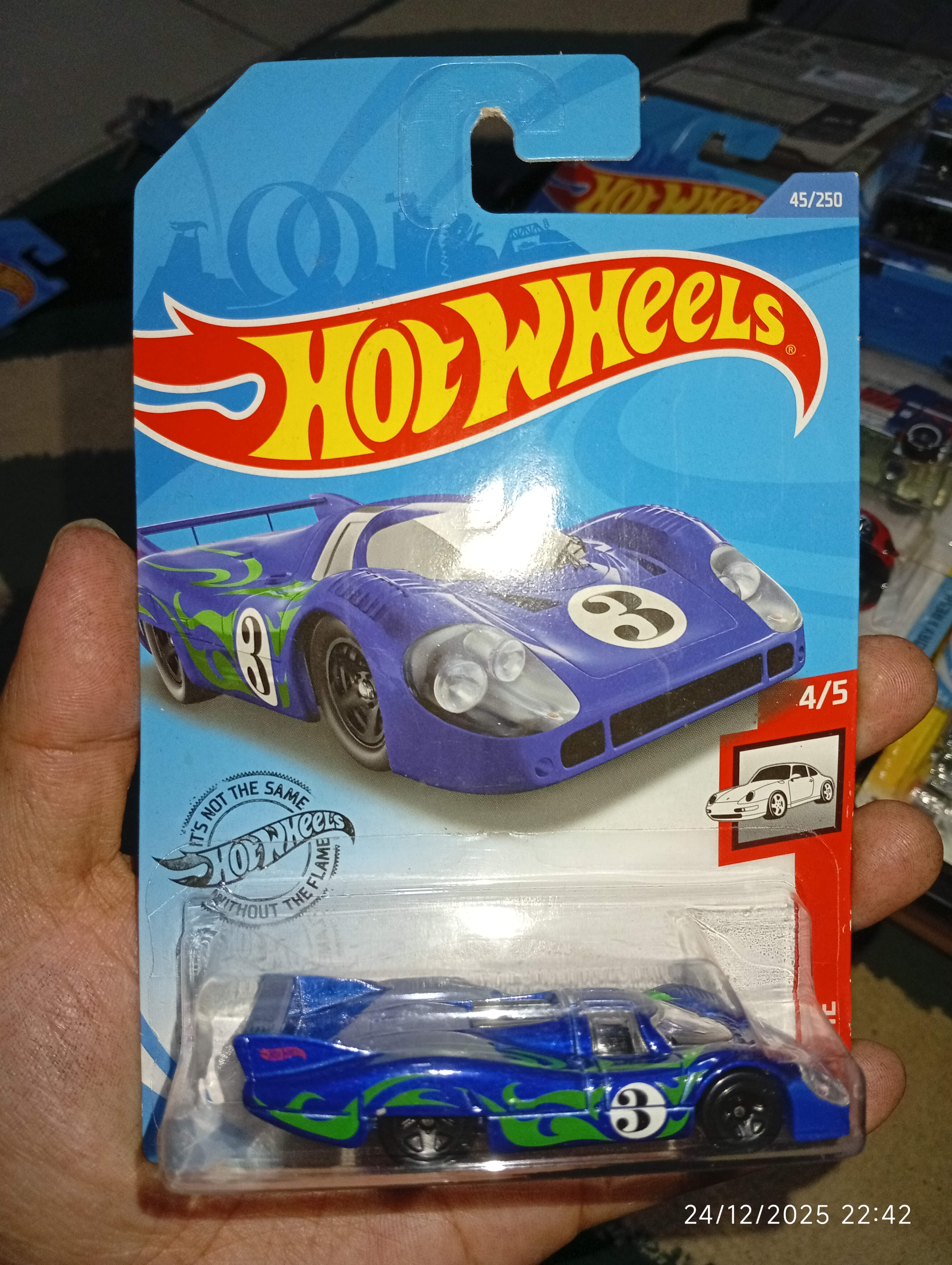 Hot Wheels Porsche Biru