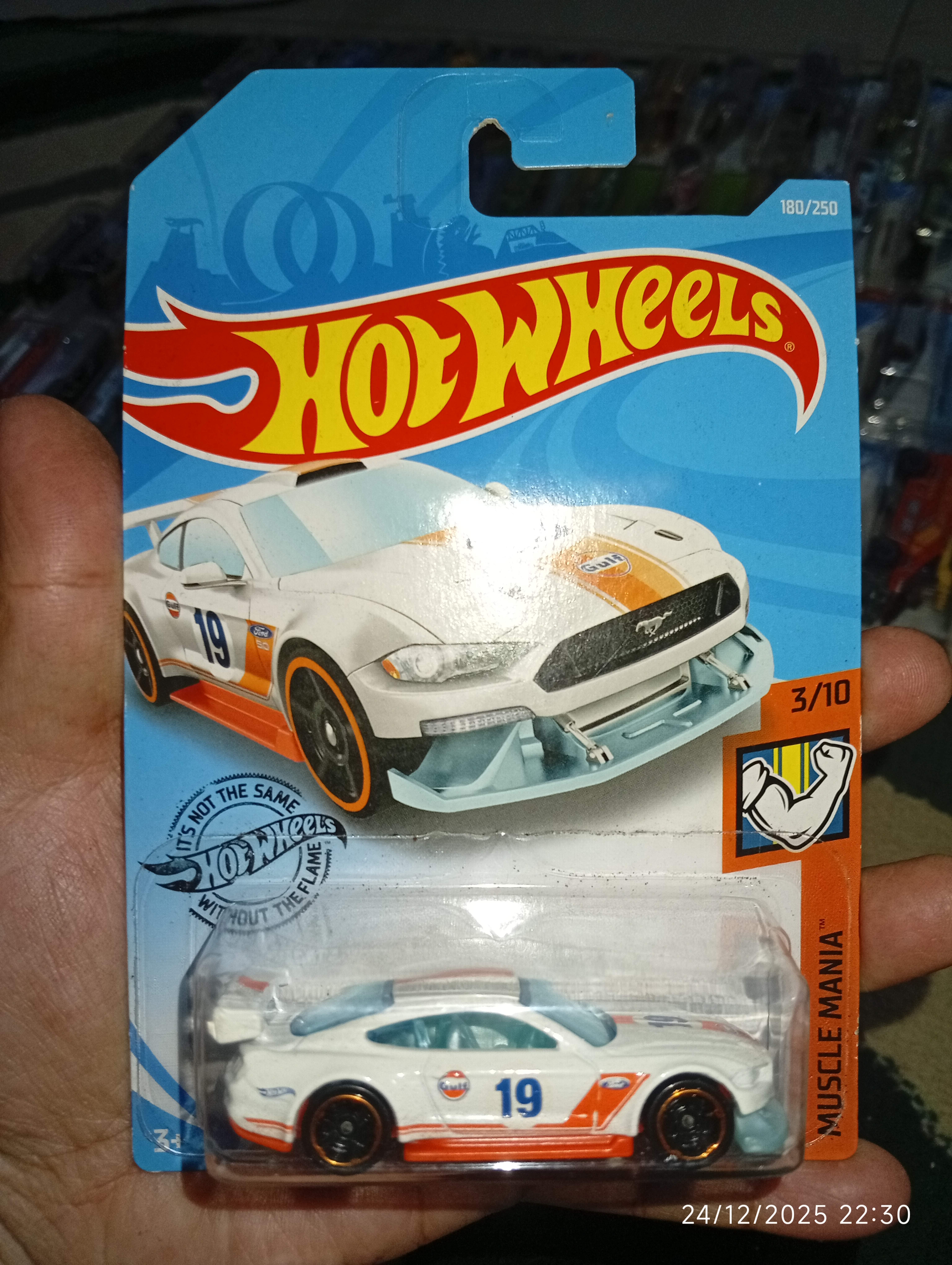 Hot Wheels Ford Mustang GT Race