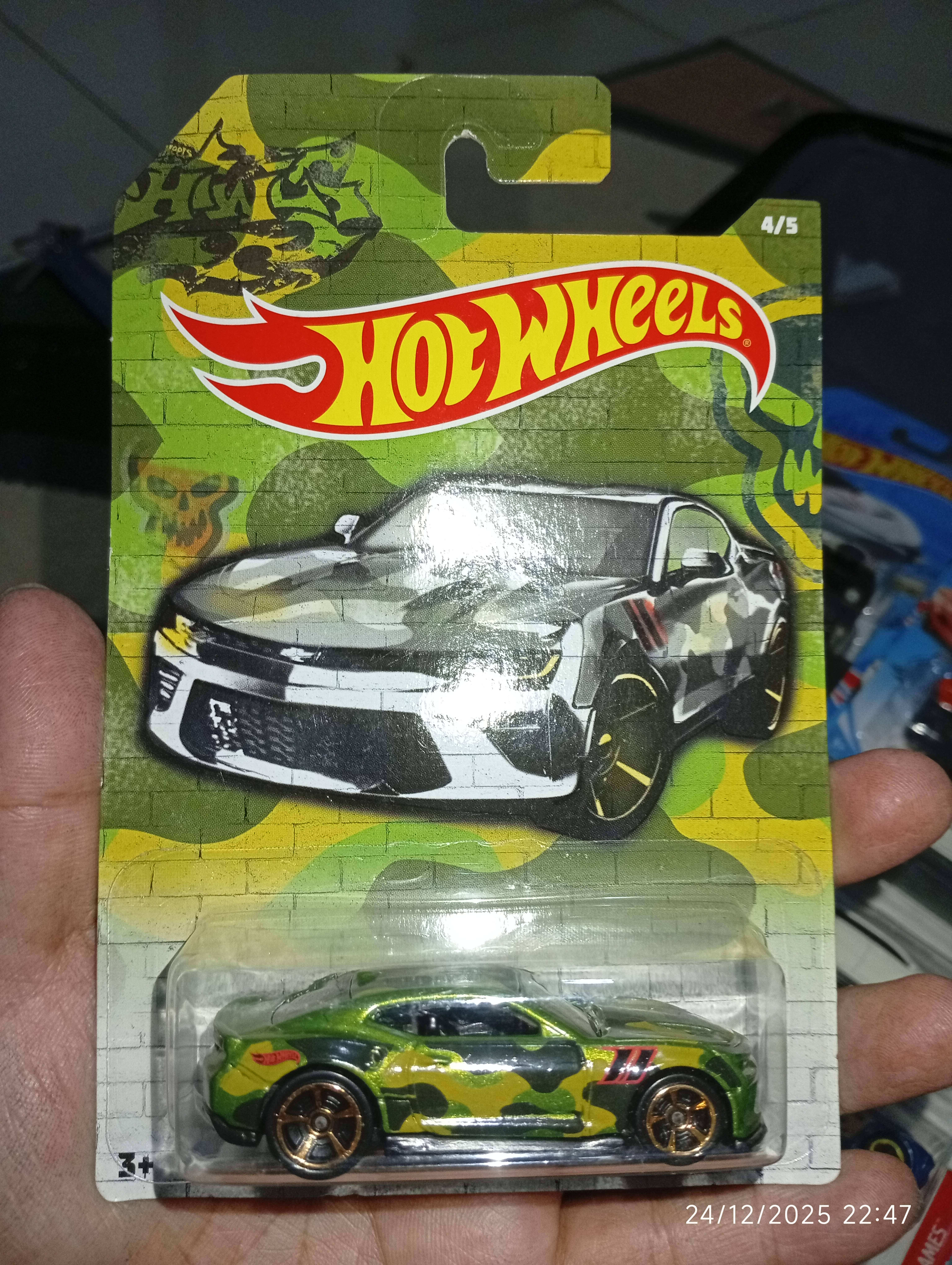Hot Wheels Camaro Camo Edition