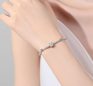Minimalist Moissanite Bracelet