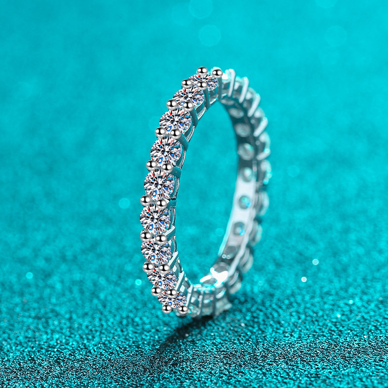 Elegant 925 Silver Moissanite Ring