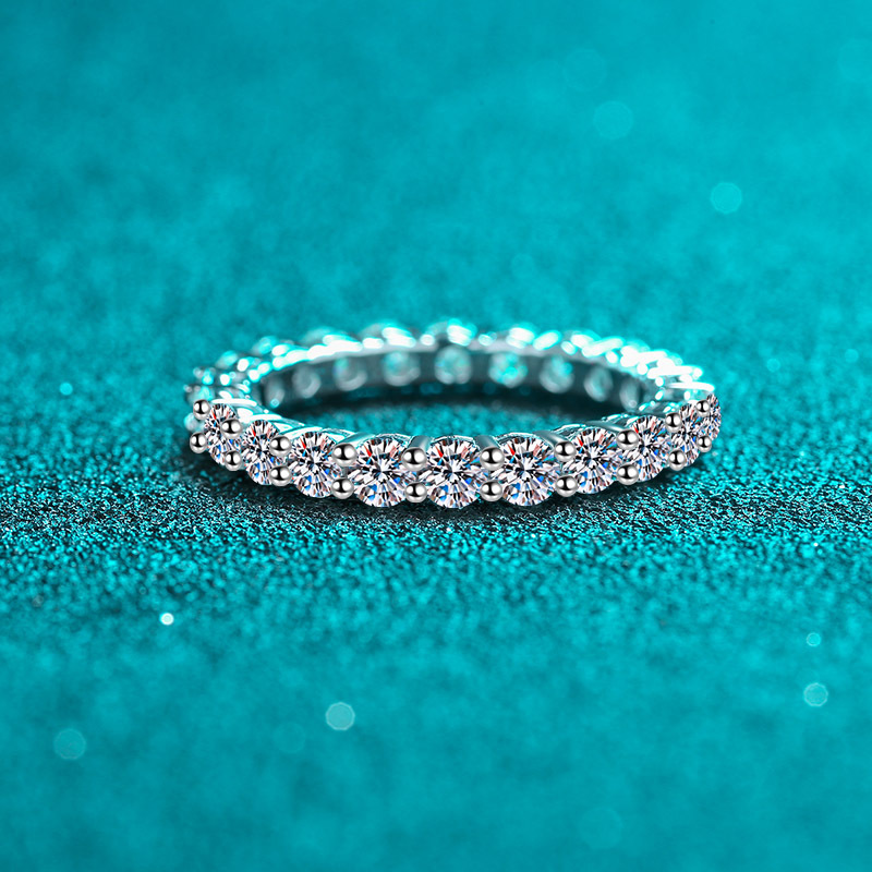 Elegant 925 Silver Moissanite Ring