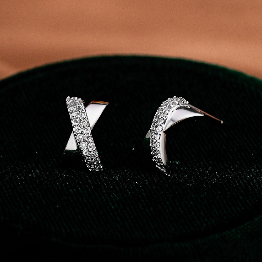 Aurora Cross – Luxury Crystal Pavé Crossover Earrings