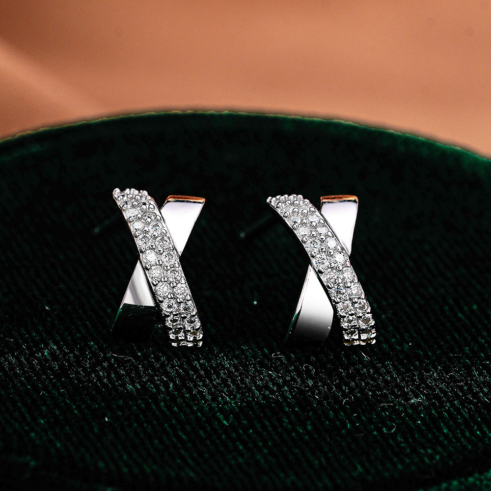 Aurora Cross – Luxury Crystal Pavé Crossover Earrings