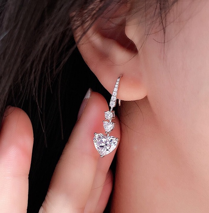 Radiant Hearts – 925 Sterling Silver Moissanite Heart Drop Earrings