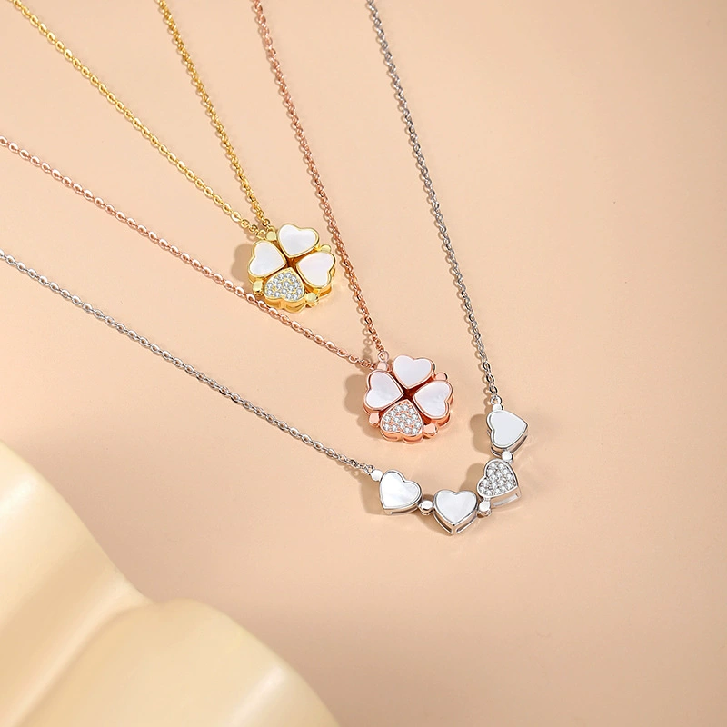  Liora Clover Pendant