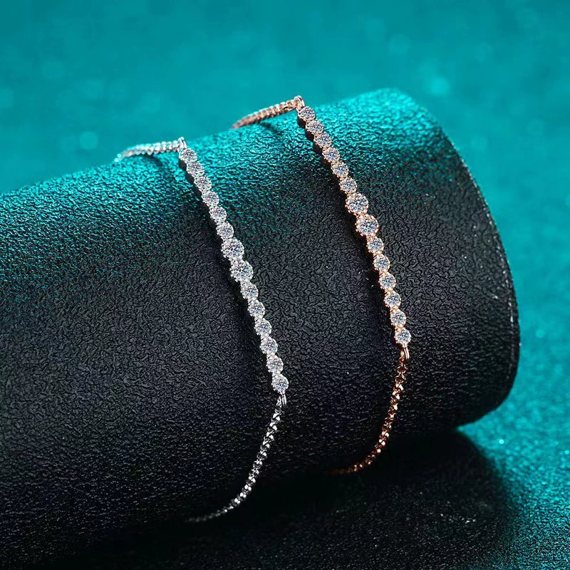 Eterna Glow –  Moissanite Smile Bracelet