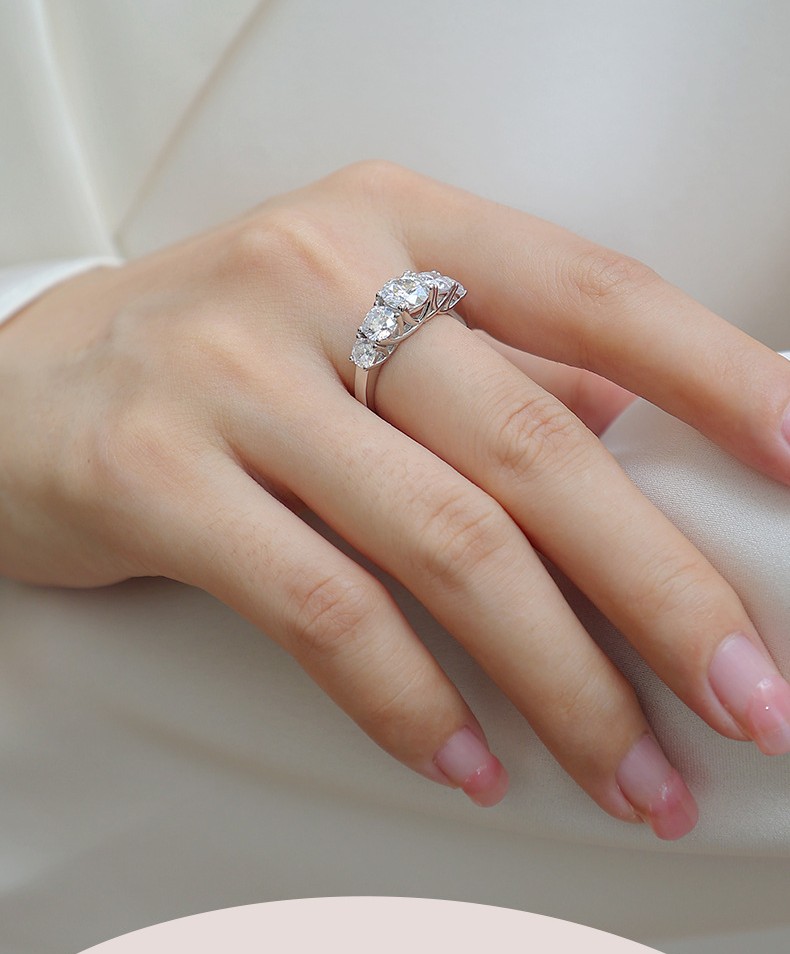 Lyra – Cushion-Cut Sterling Silver Ring