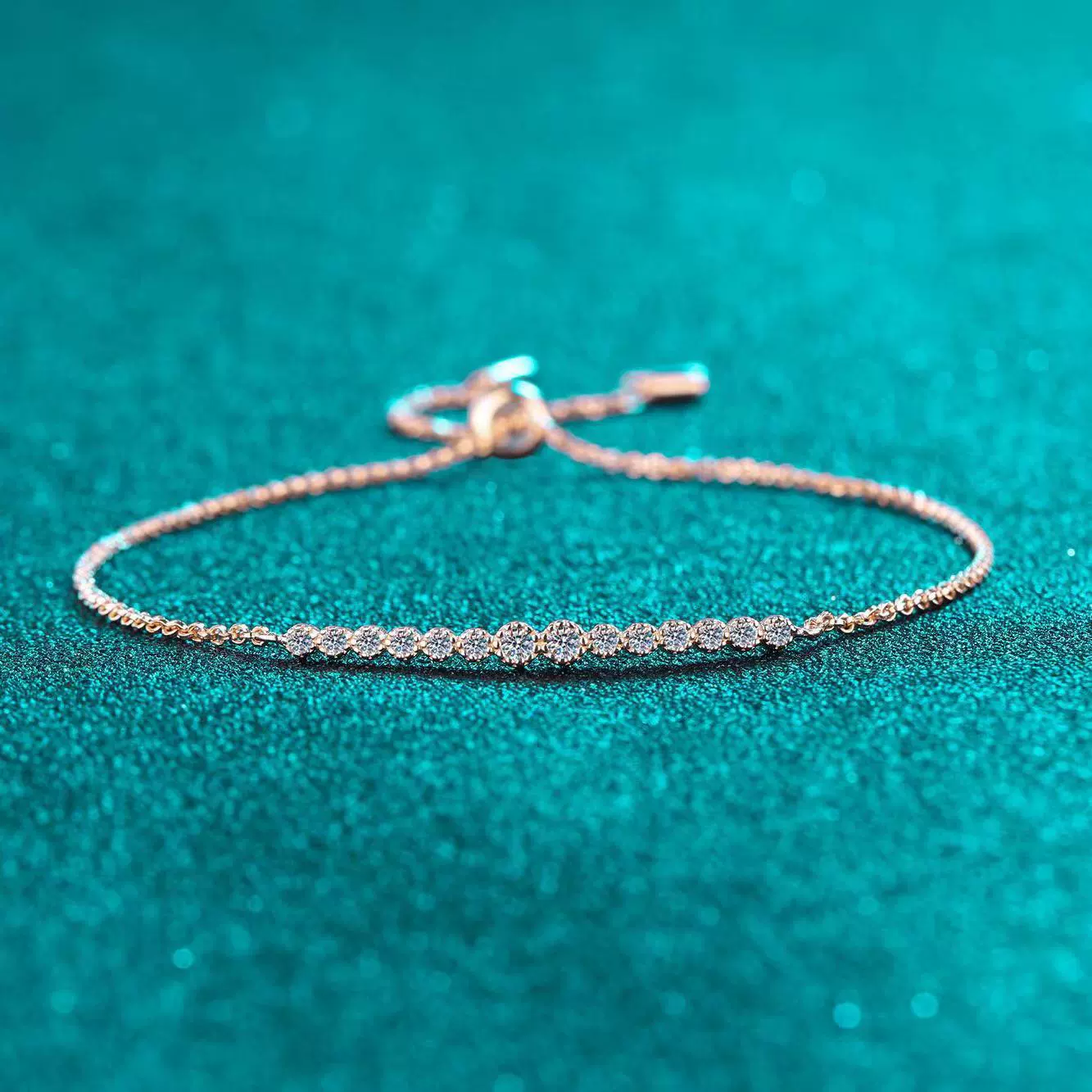 Eterna Glow –  Moissanite Smile Bracelet