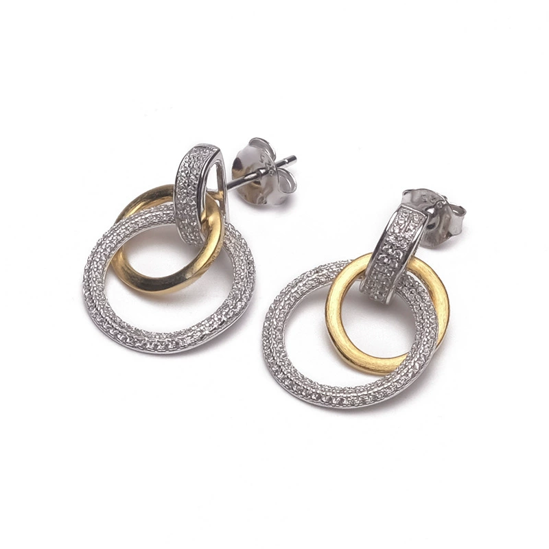 Luna Link – Dual-Tone Interlocking Circle Earrings