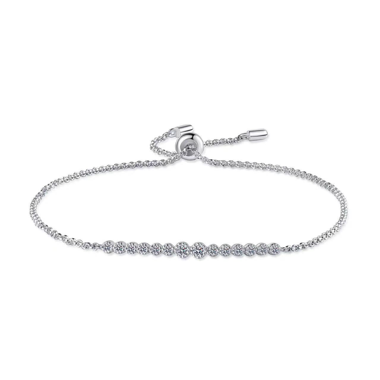 Eterna Glow – Moissanite Smile Bracelet